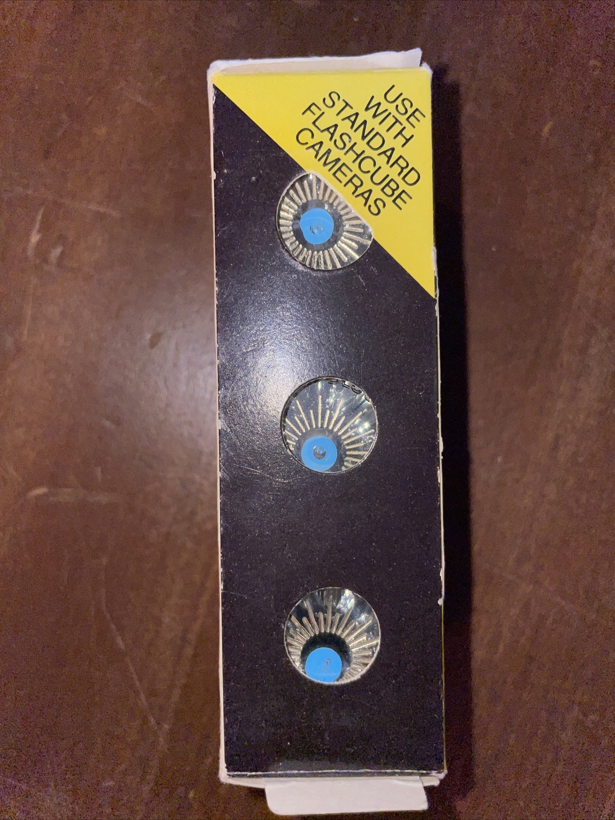 Sylvania Blue Dot Magicubes 3 Cubes 9 Flashes. OLD STOCK