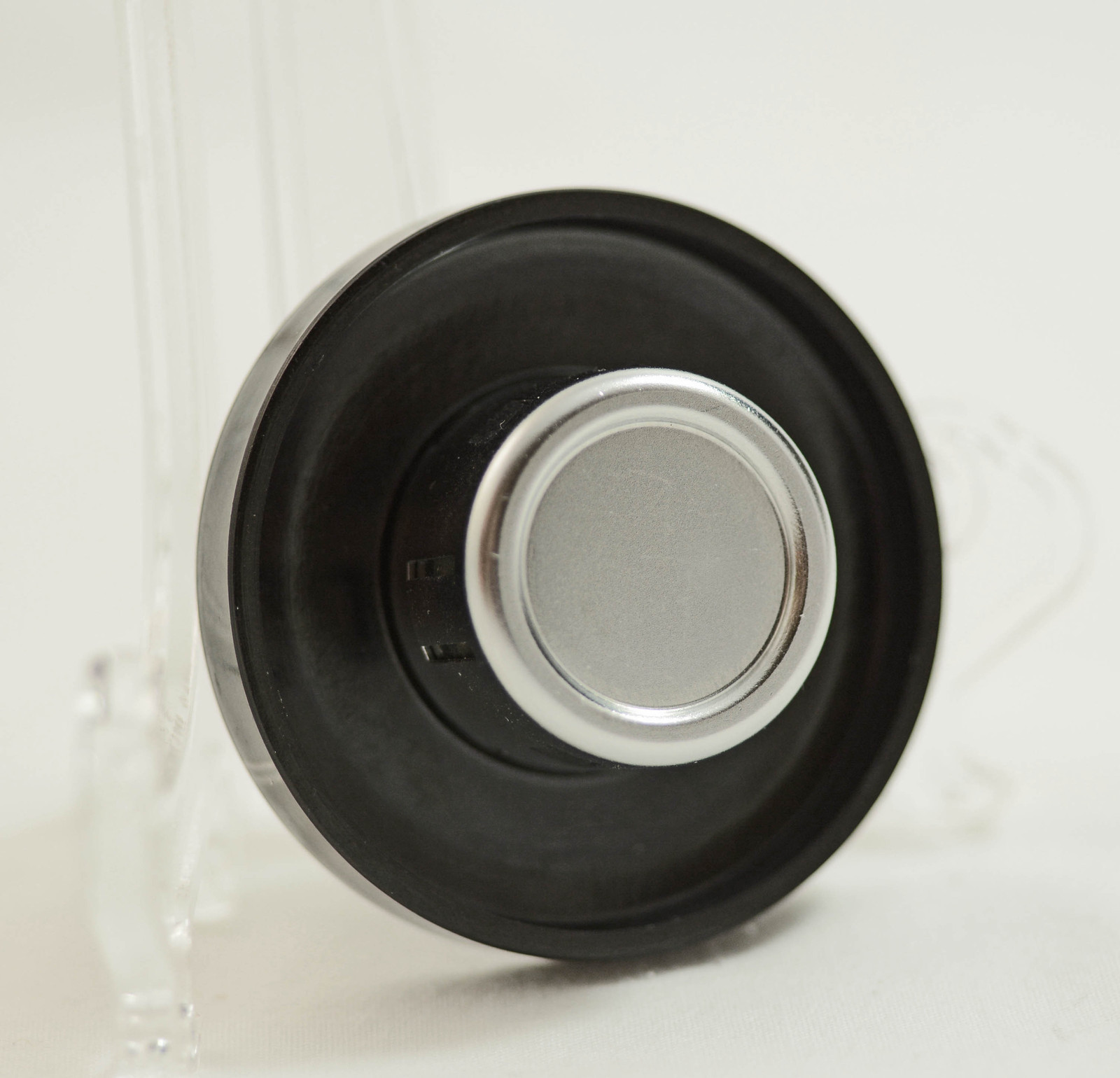 RARE VINTAGE VOIGTLANDER PROMINENT CAMERA BODY CAP (MINT)