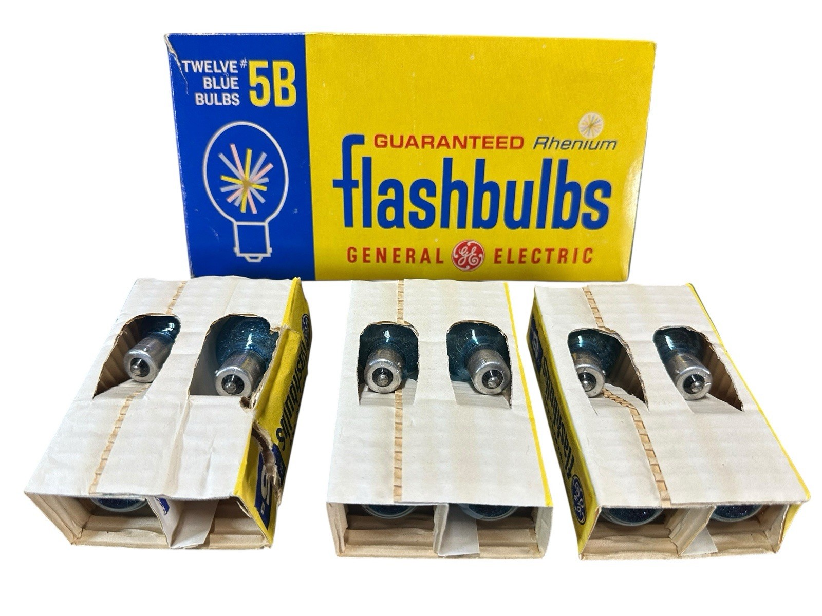 Vintage 1960’s GE 5B Blue Flashbulbs Box of 11 General Electric Kodak Polaroid.