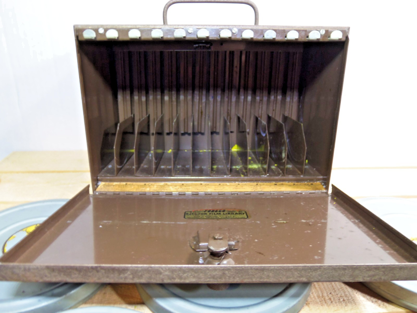 Fodeco 8mm Film Ejector Library Box Model 812 Carry Case with Old Movies