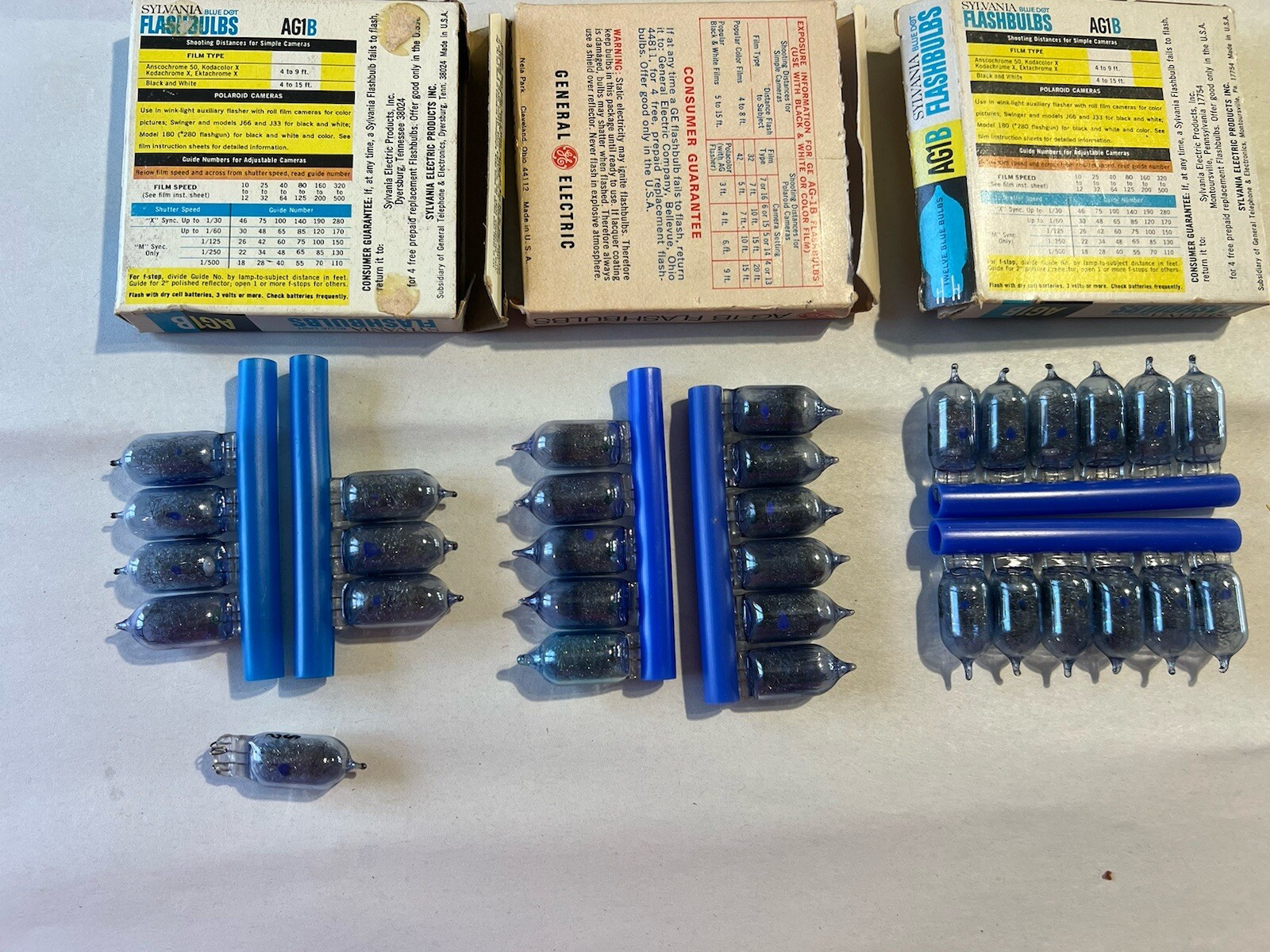 Sylvania M3B Blue Dot Flashbulbs Alpex Flash Deluxe In Case