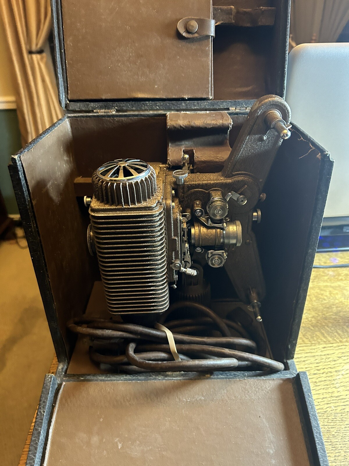 Storage And Carry Case For Revere Model 85 8mm Projector