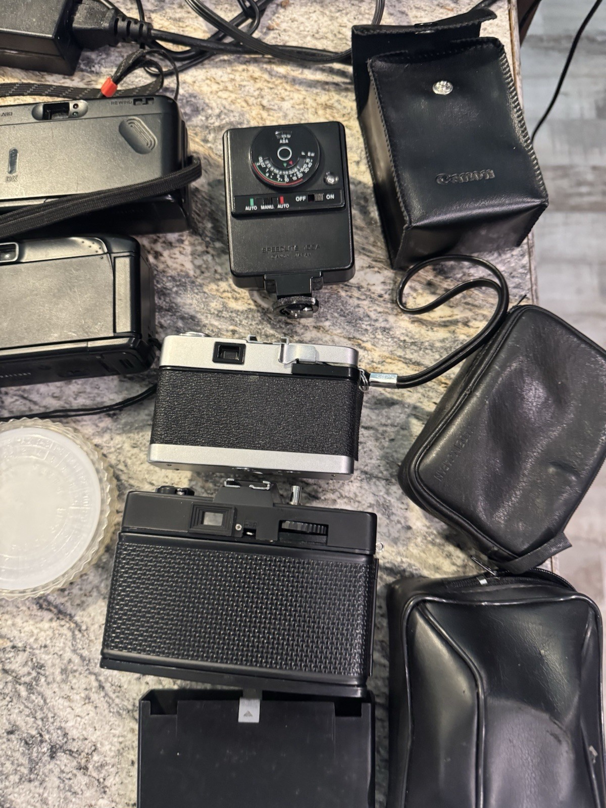 Untested Camera Lot Petri 35E Vivitar Samsung Canon Flash Cases 7 Cameras