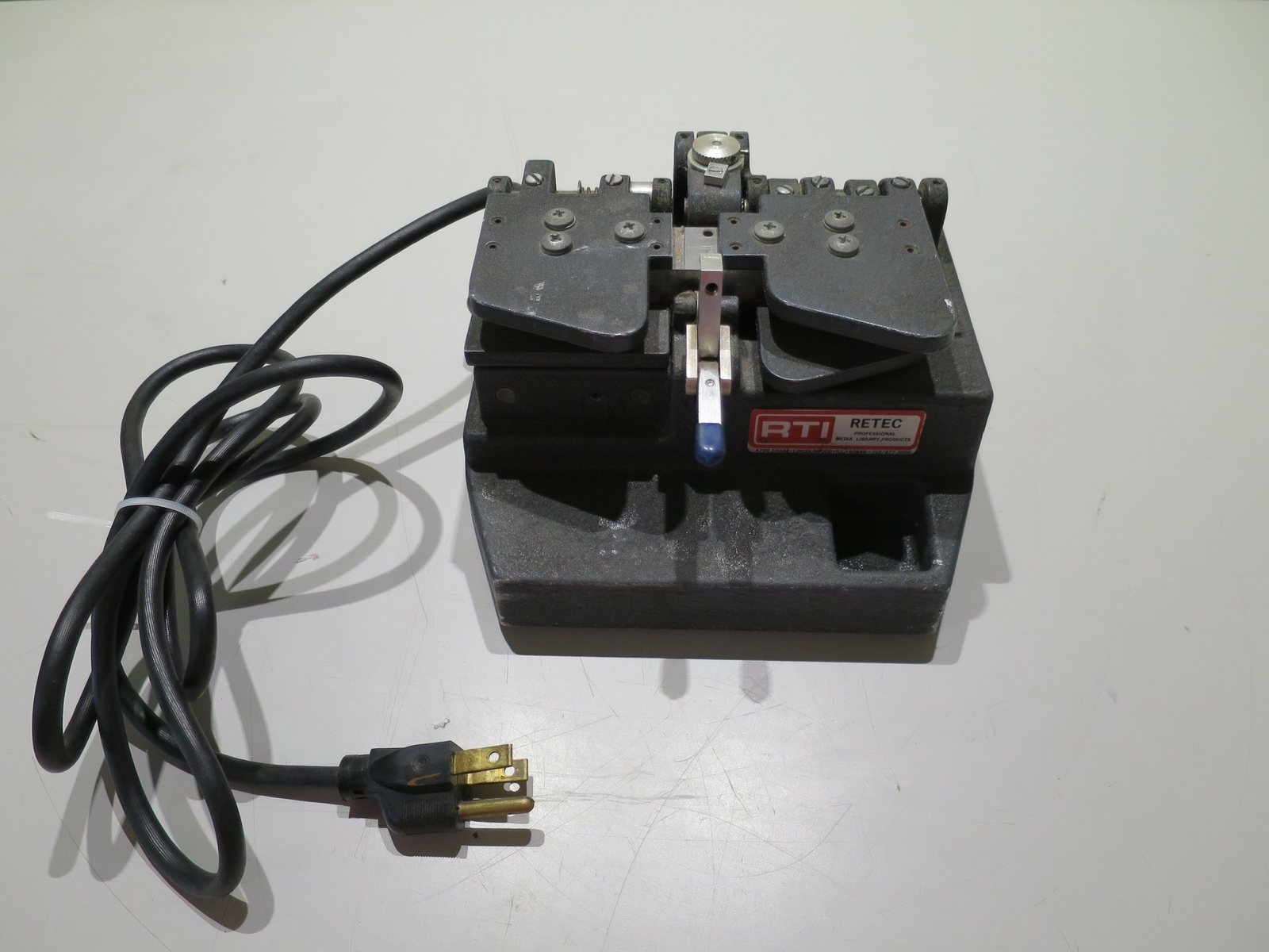 Vintage 16mm Cement Splicer RTI 8/16mm Automatic Hot Splicer