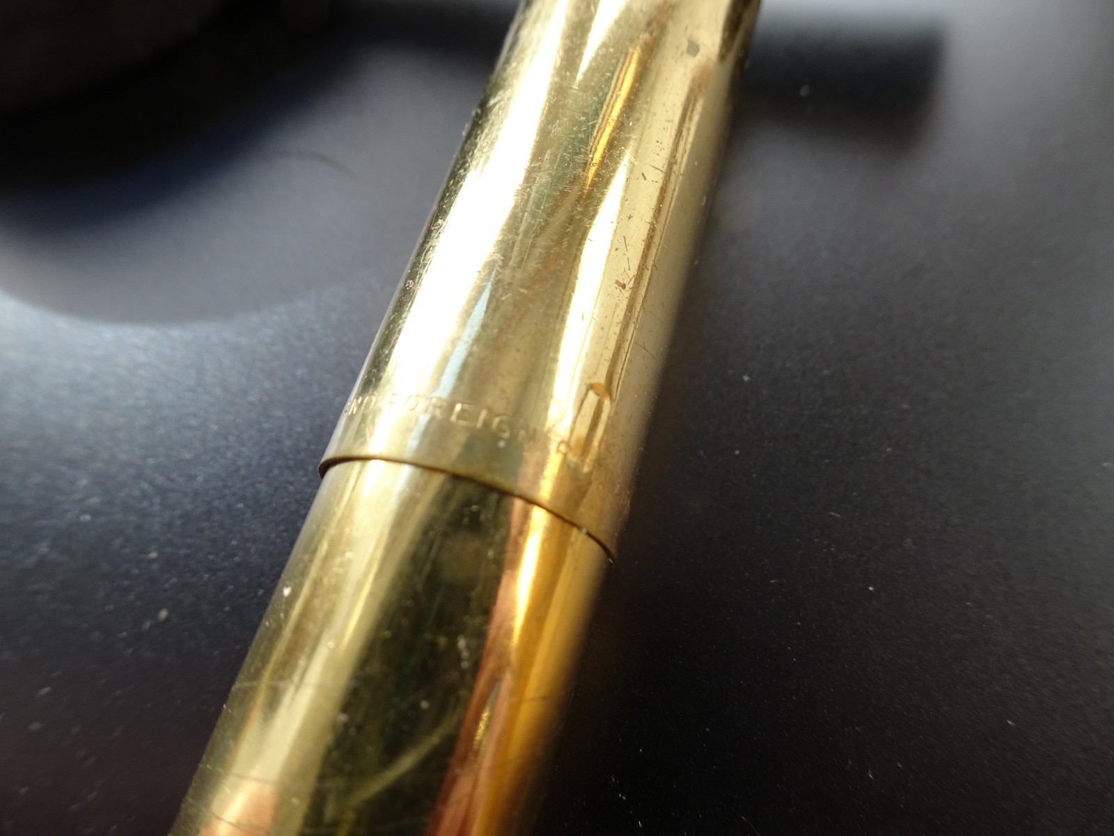 EVERS VINTAGE RETRACTABLE CAMERA BRUSH IN GOLDTONED LIPSTICK TUBE-GERMANY