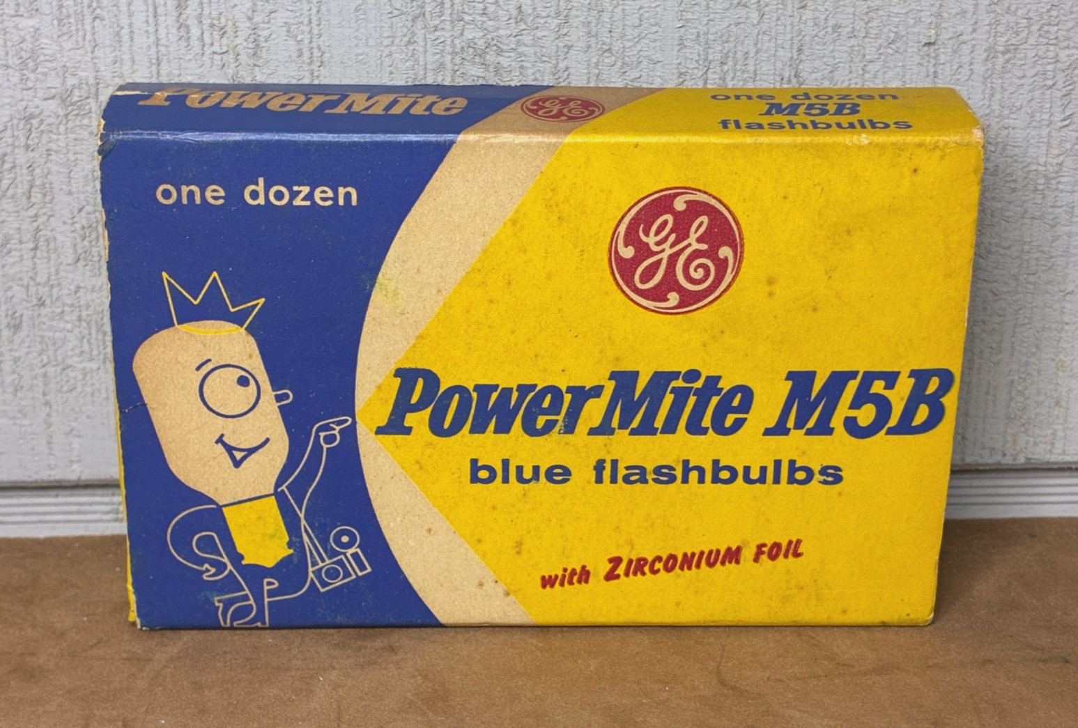 Vintage GE Power Mite M5B Blue Flashbulbs w/ Zirconium Foil ~ NOS ~ 12 Bulbs