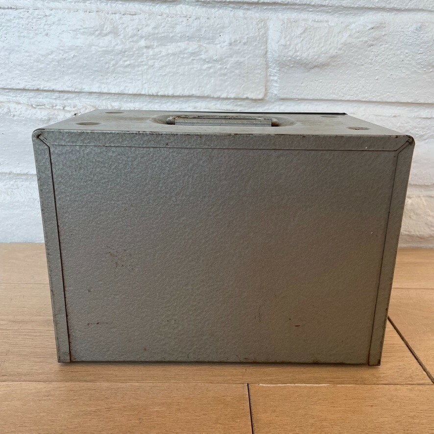 Brumberger 8mm Film Reel Carrying Case Holds 12 5 in Reels Vintage