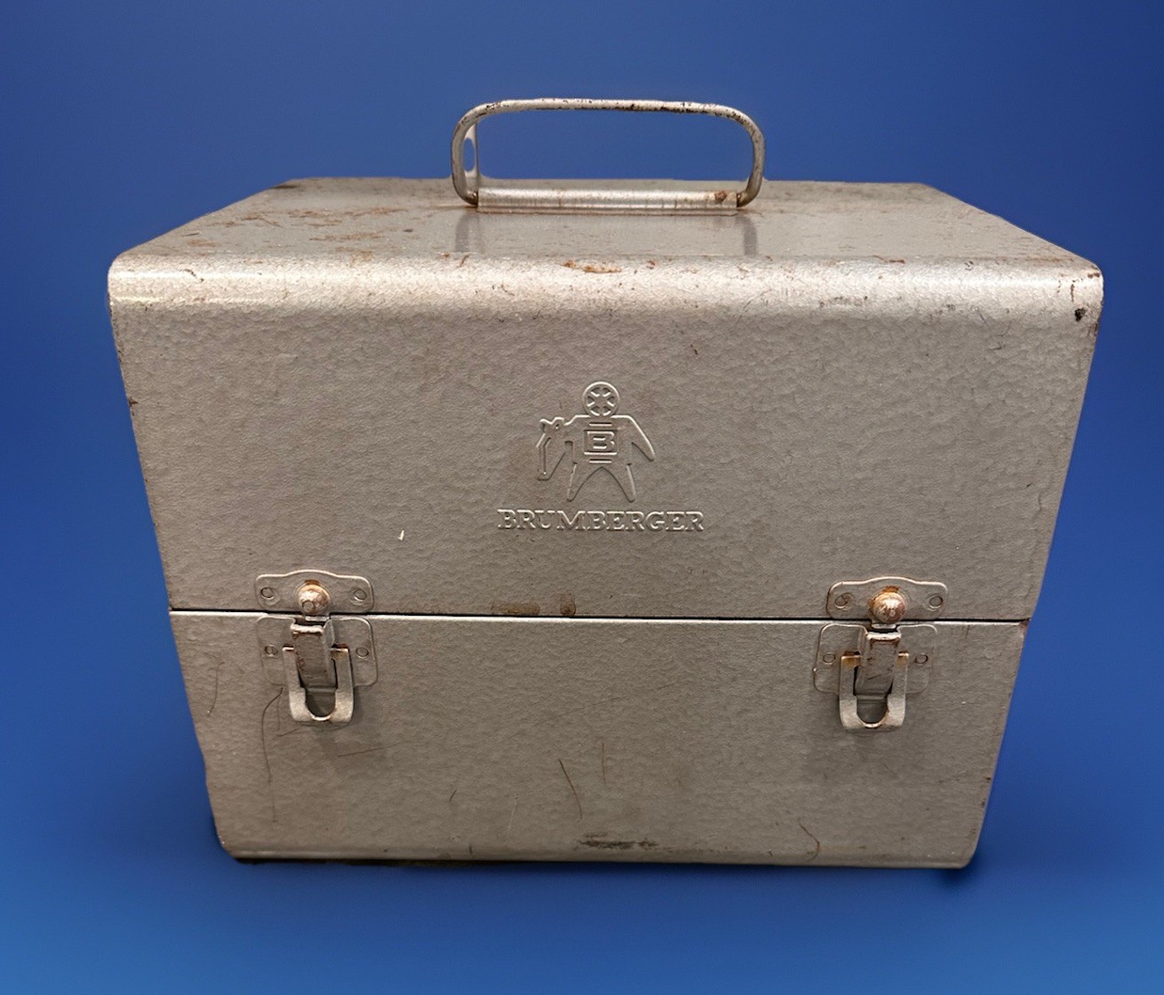 BRUMBERGER Metal 8mm or Super 8mm Film Carrying Case for 7” Reels