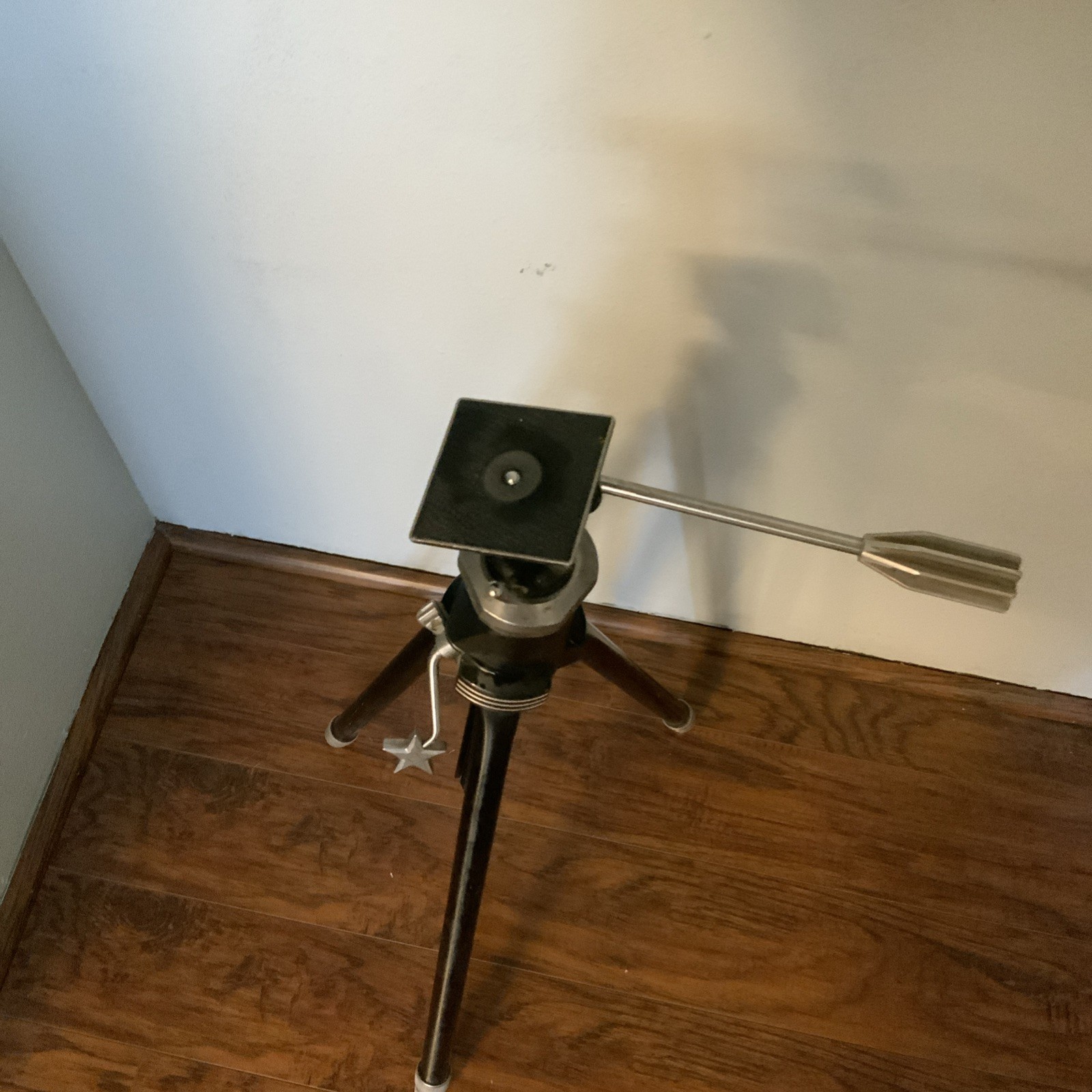Vintage Star d Conquest Tripod Deco Style black and chrome retro noir