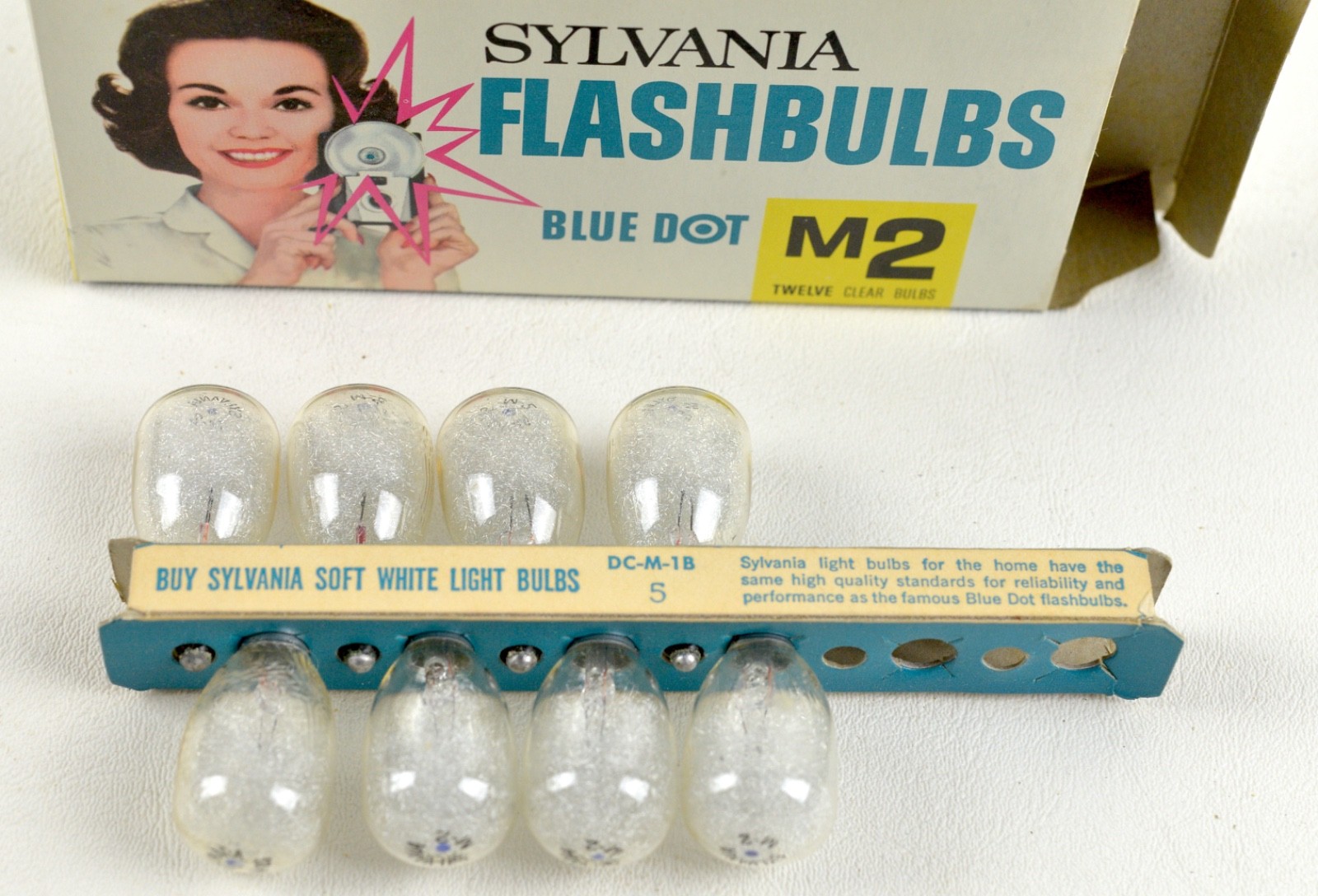 8) Vintage Sylvania M2 Blue Dot Flashbulbs