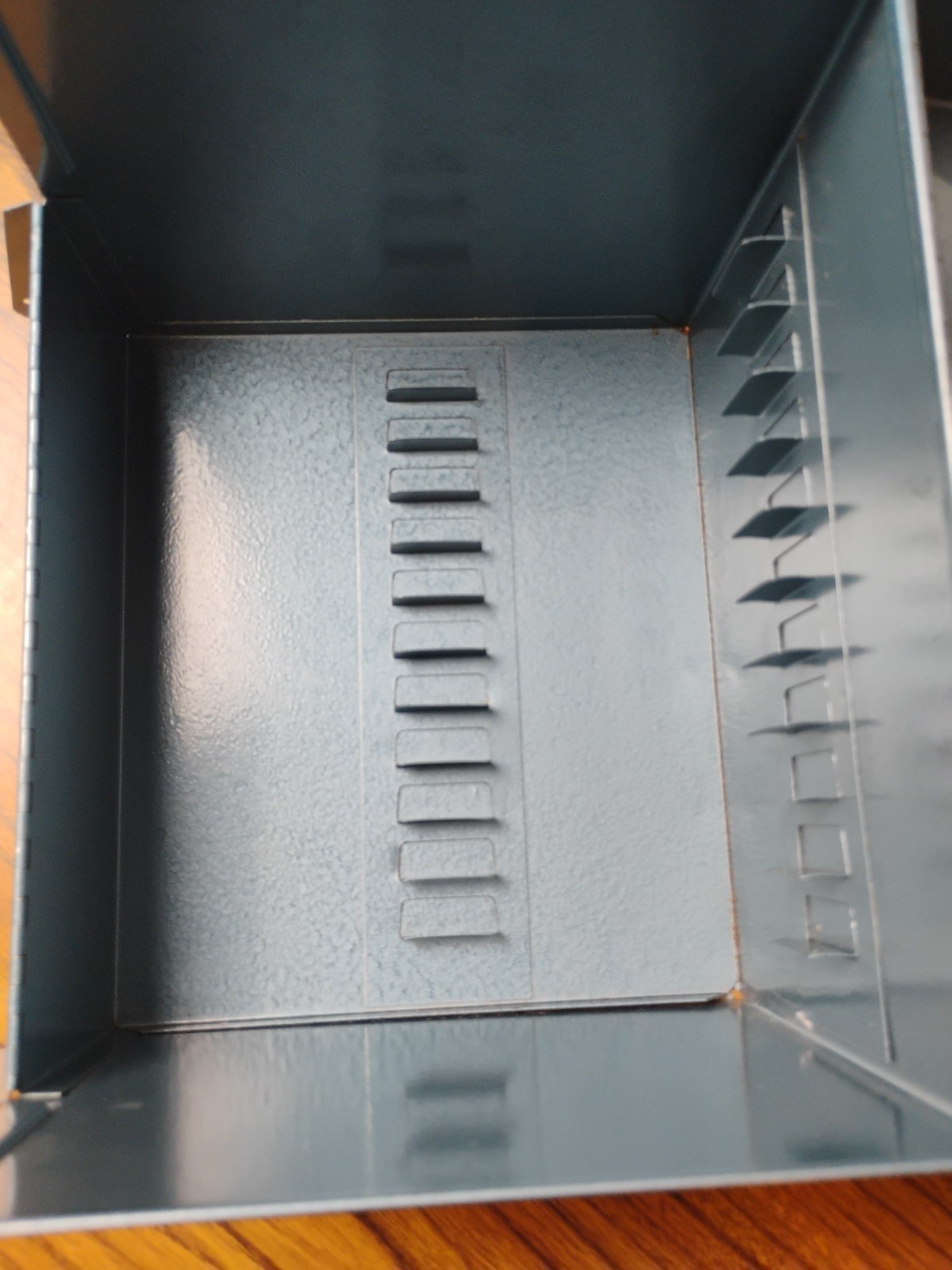 8mm Film Reel Cannister Metal Storage Case 12 Slot Vintage Blue Good Condition