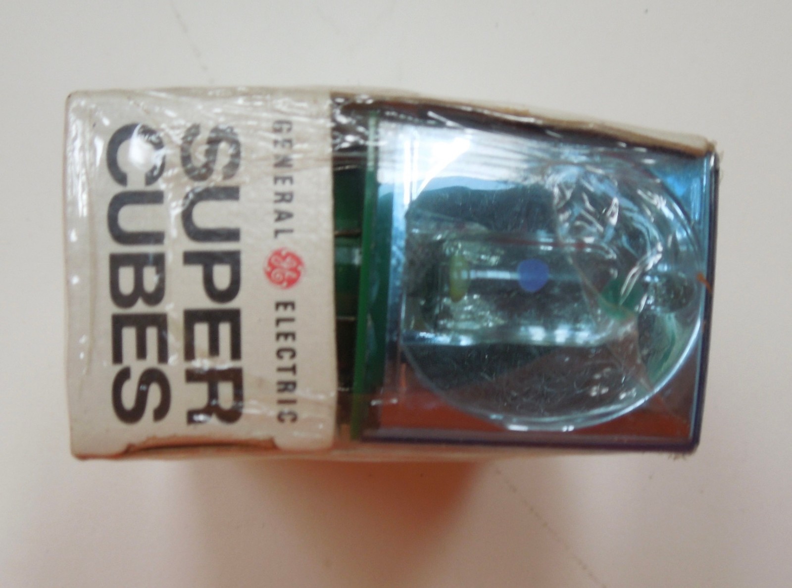 GENERAL ELECTRIC GE SUPER CUBES – MISP – VINTAGE FLASH PHOTOGRAPHY