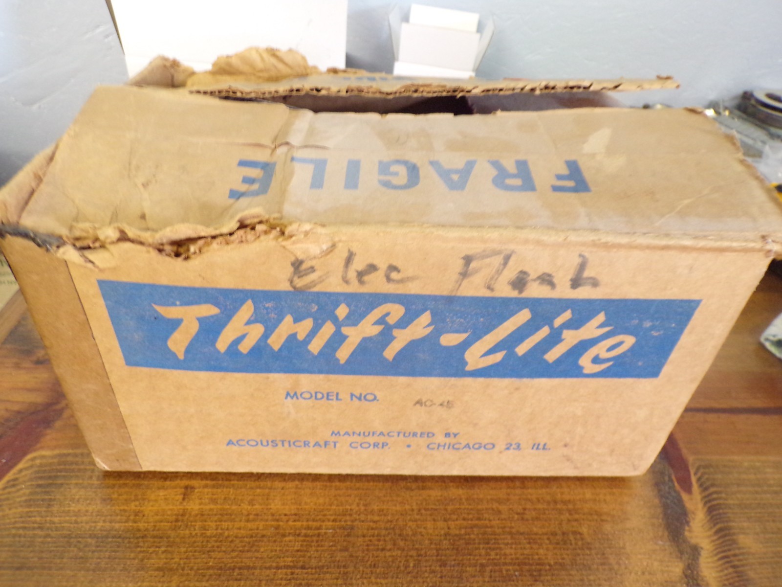 Thrift-Lite AC-45 Portapack Flash Unit Vintage Acousicraft Chicago Original Box