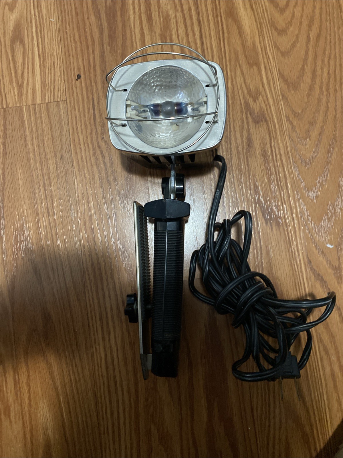 Vintage Sylvania Sun Gun2 Movie Light/w Bracket SG55. For Vintage Camera Users