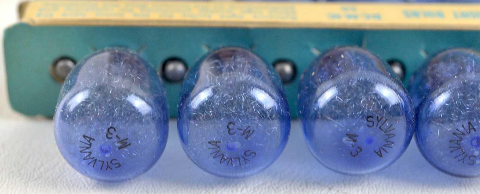 12) Vintage Sylvania M3B Blue Dot Flashbulbs