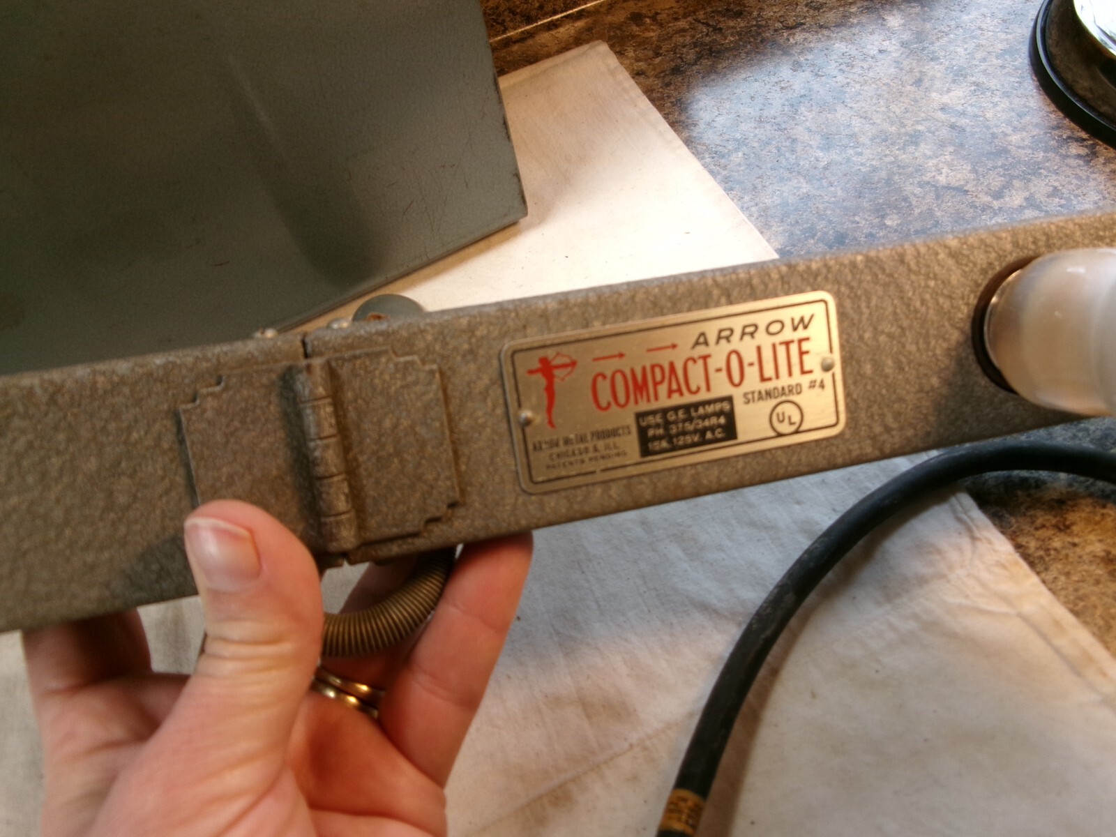 Vintage Arrow Compact-O-Lite Light Bar ~ Working