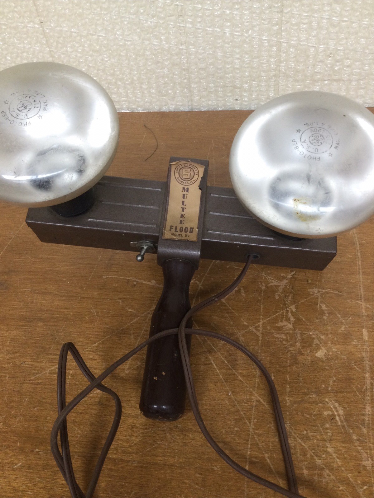 VTG Multee Handheld Movie- Flood -Photo-Light Model N2 + 2 Bulbs + 5 Small Reels