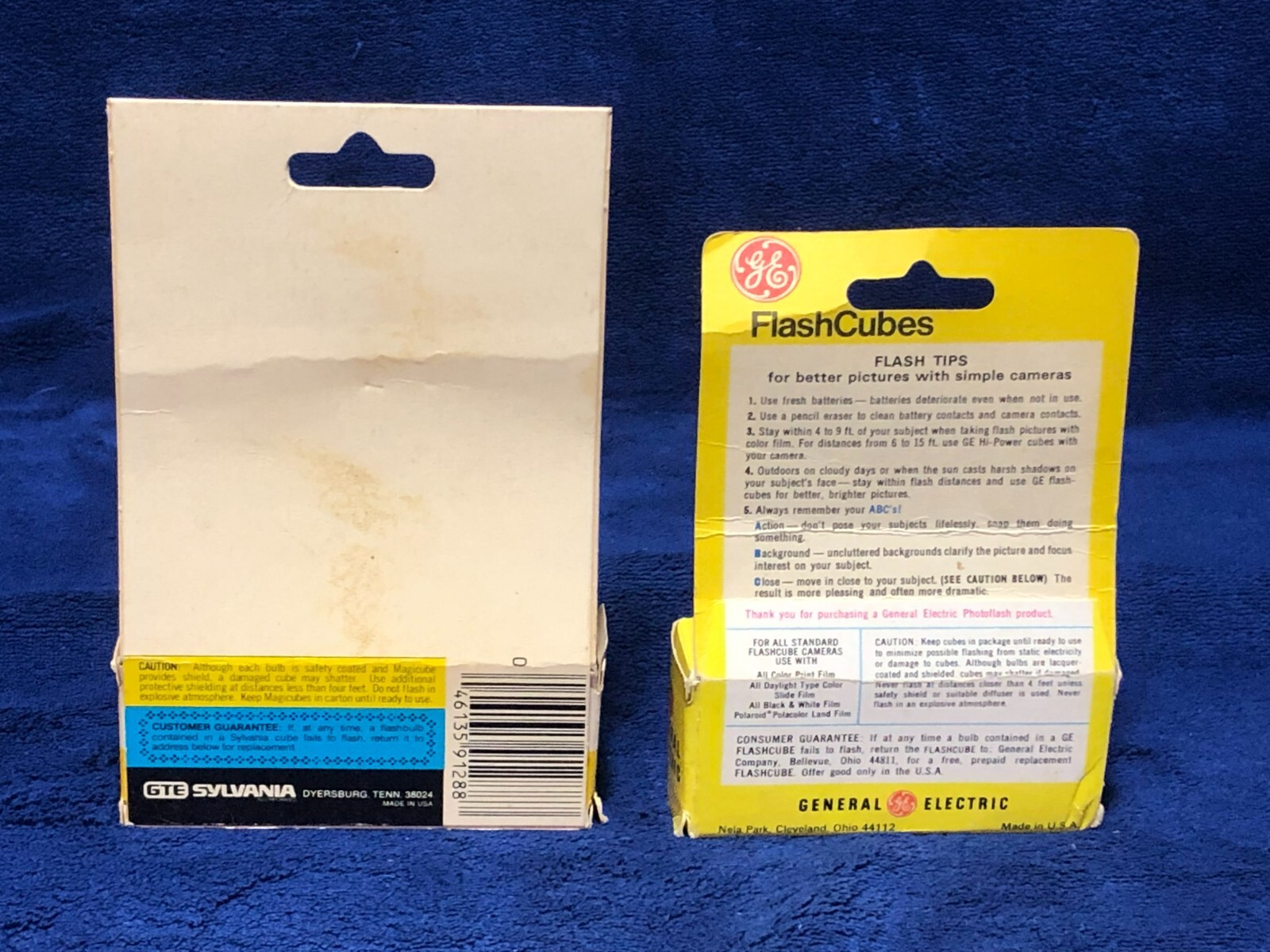 Vintage 1 Box-Sylvania Blue Dot Flashcubes & 1-Box GE Flashcubes-6 Total