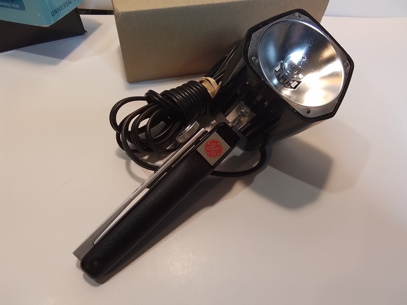 GE Mardi Gras Movie Camera Light Model MG-1 Tested & Working Motion Accessory