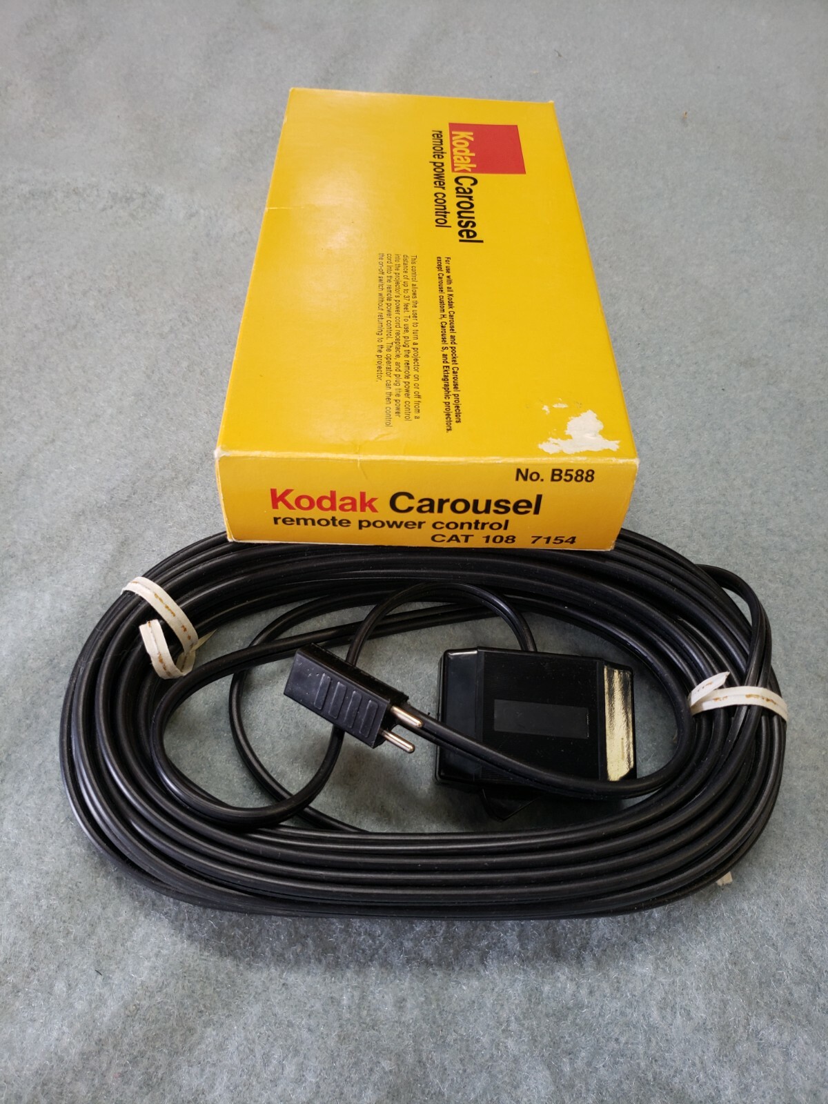2 – KODAK SLIDE CAROUSEL REMOTE POWER CONTROLS # B588 CAT 108- 7154 $ave Alot