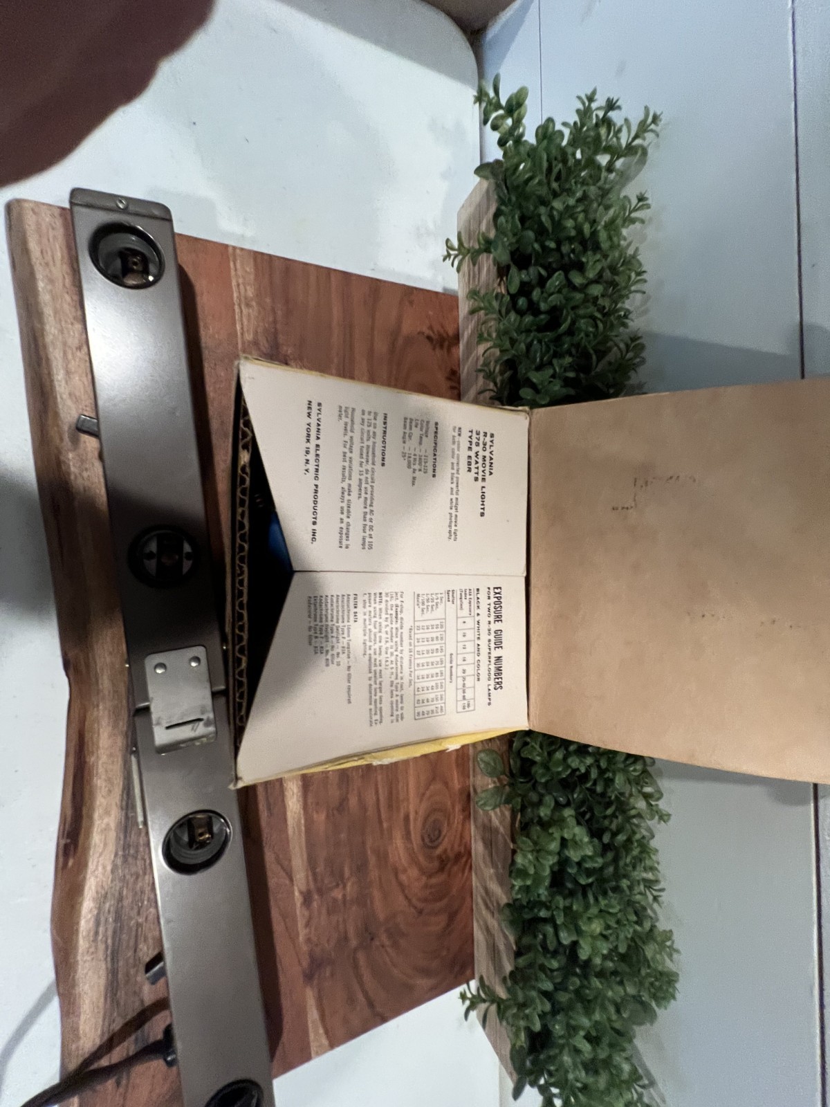 VTG Cine-Kodak Folding 4 Lamp Movie Lamp and Sylvania R-30 Bulb. Works