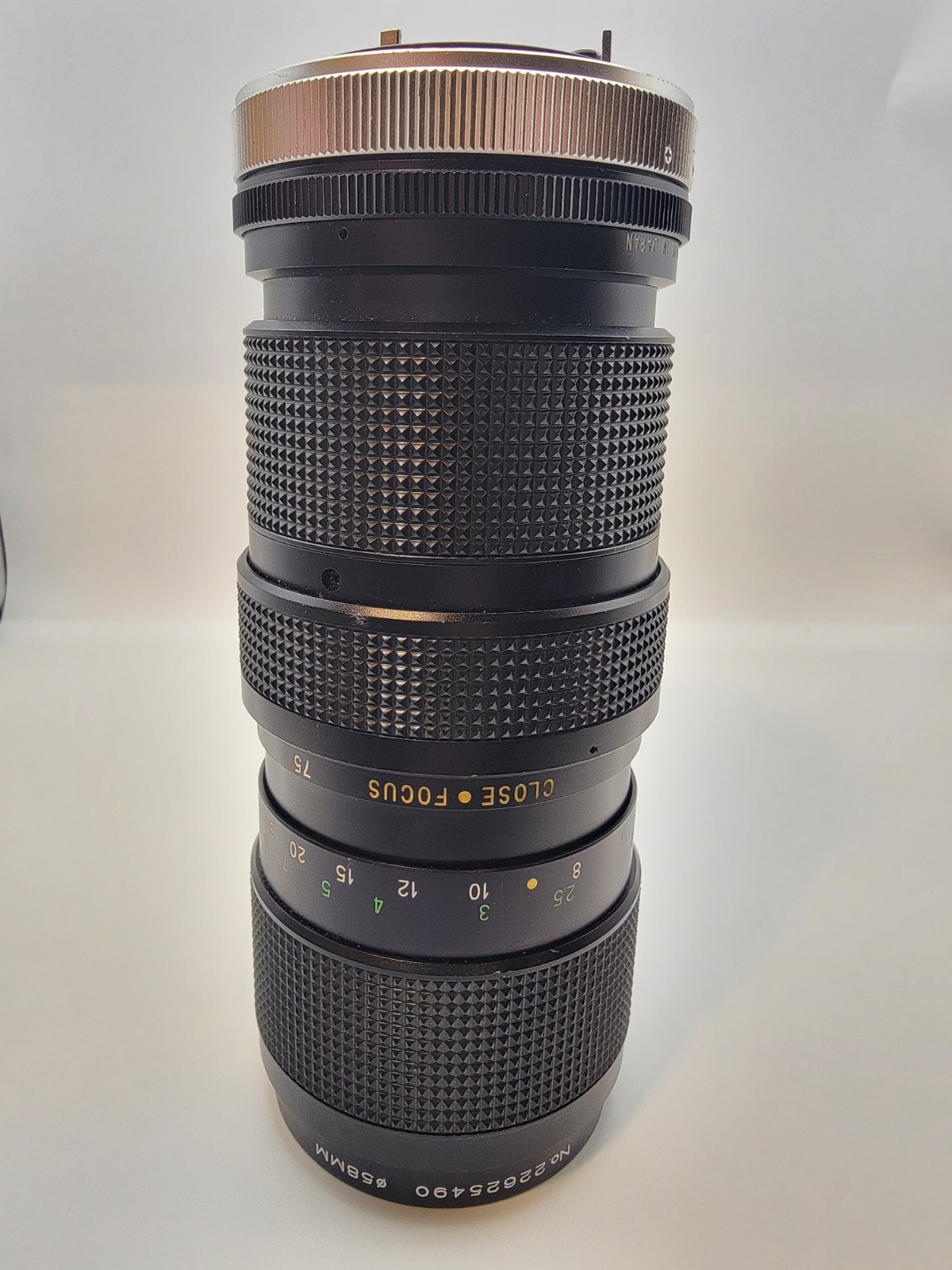 Vivitar 75-205mm f3.8 Telephoto Zoom Lens.