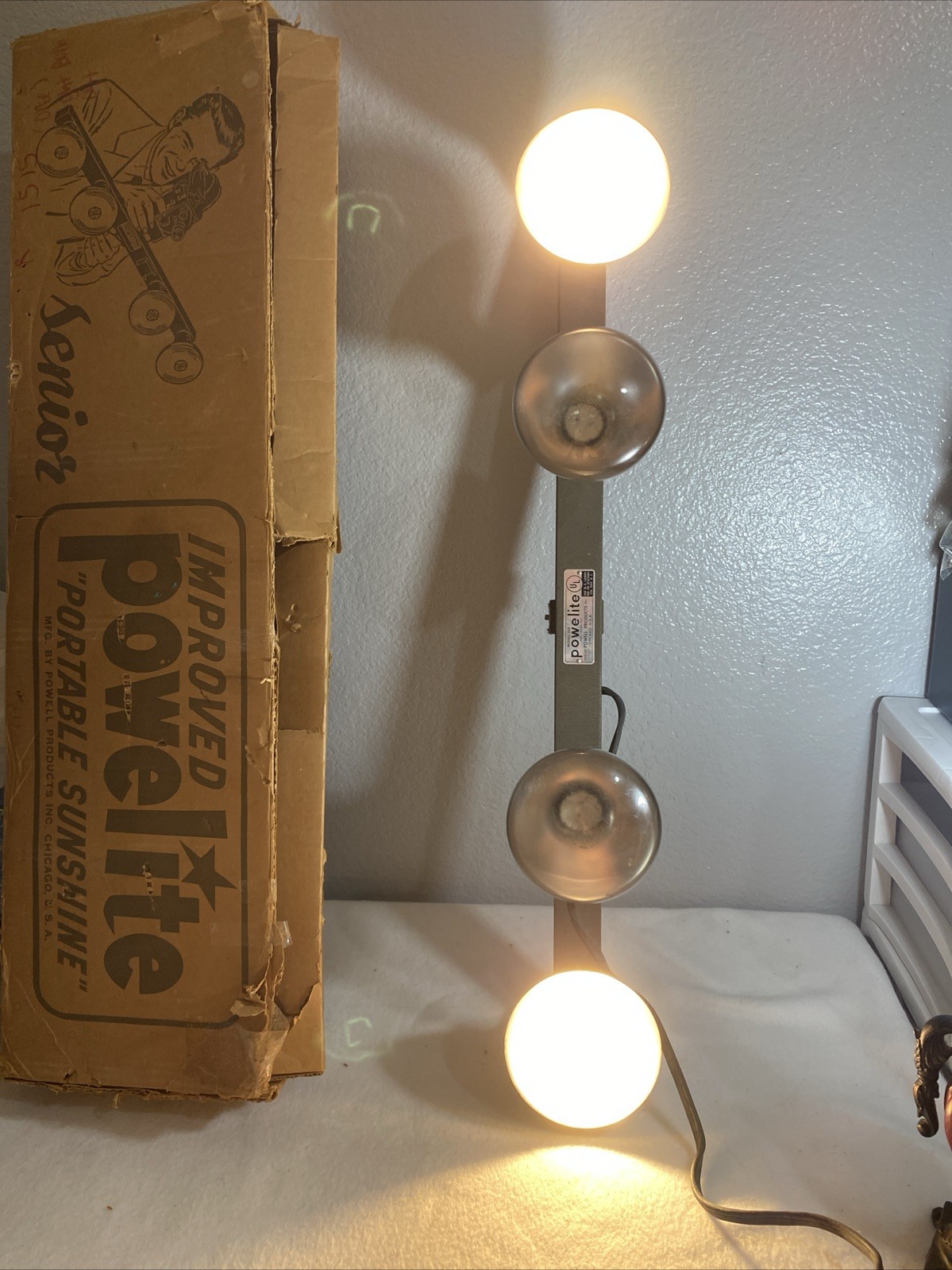 Vintage Portable Camera Light System “ Portable Sunshine” 4 Bulb POWELITE