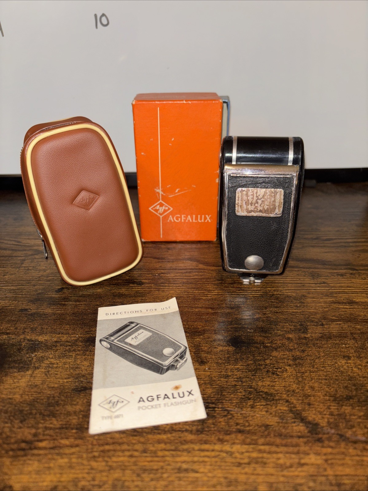 Agfa AGFALUX MIT ETUI Type 6075 Pocket Flash Gun with Bag and Retail Box
