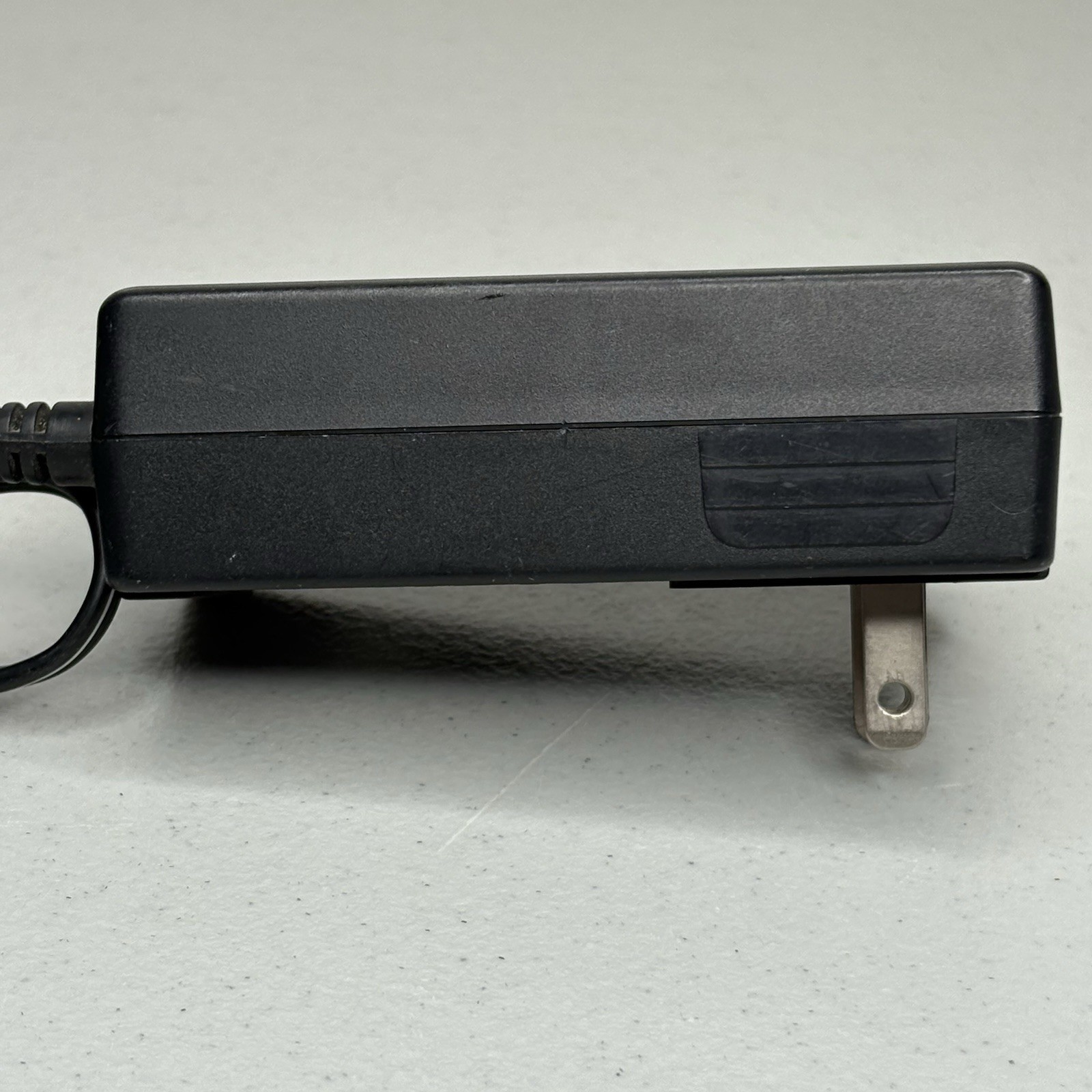 Apple AC Power Adapter M4138 (AC-DS7) for QuickTake 200 Digital Camera OEM