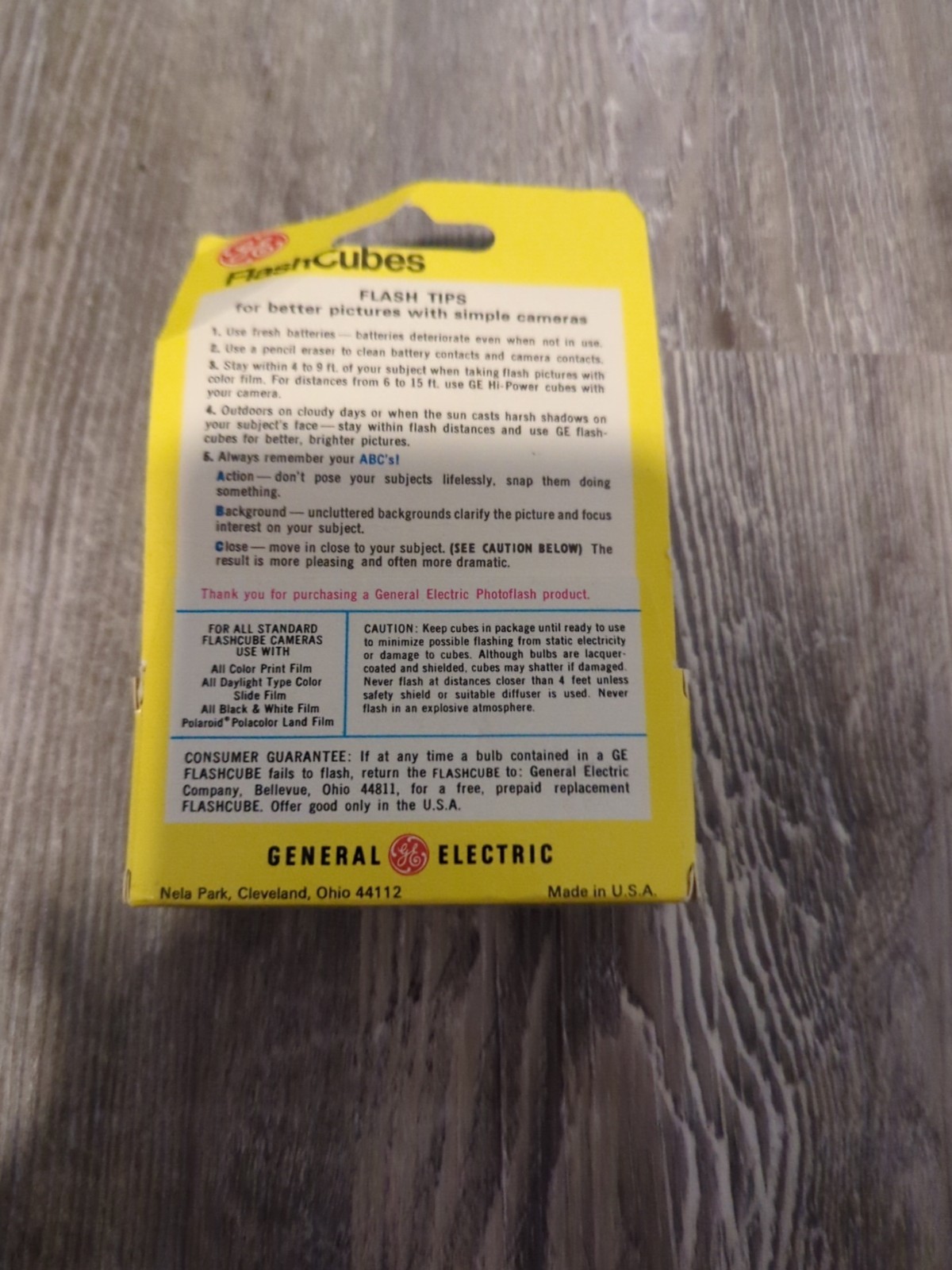 GE Flash Cubes New Old Stock 2 Cubes And Sylvania Blue Dot