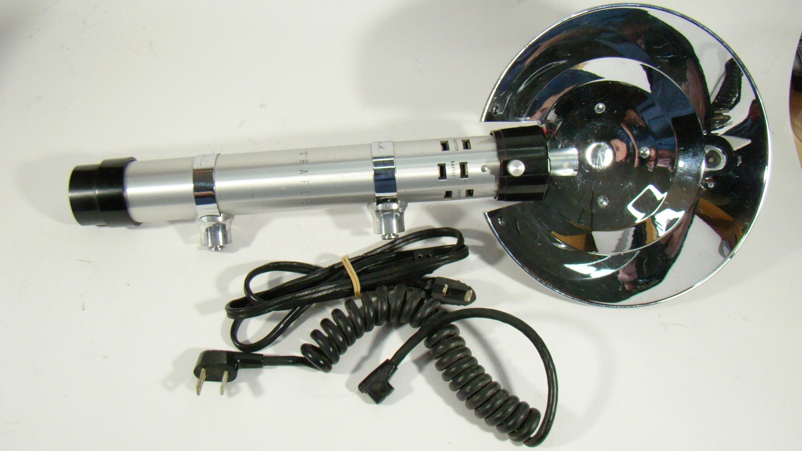 Graflex No. 2773 3-cell flash, reflector, clamps,cords-untested-beautiful shape