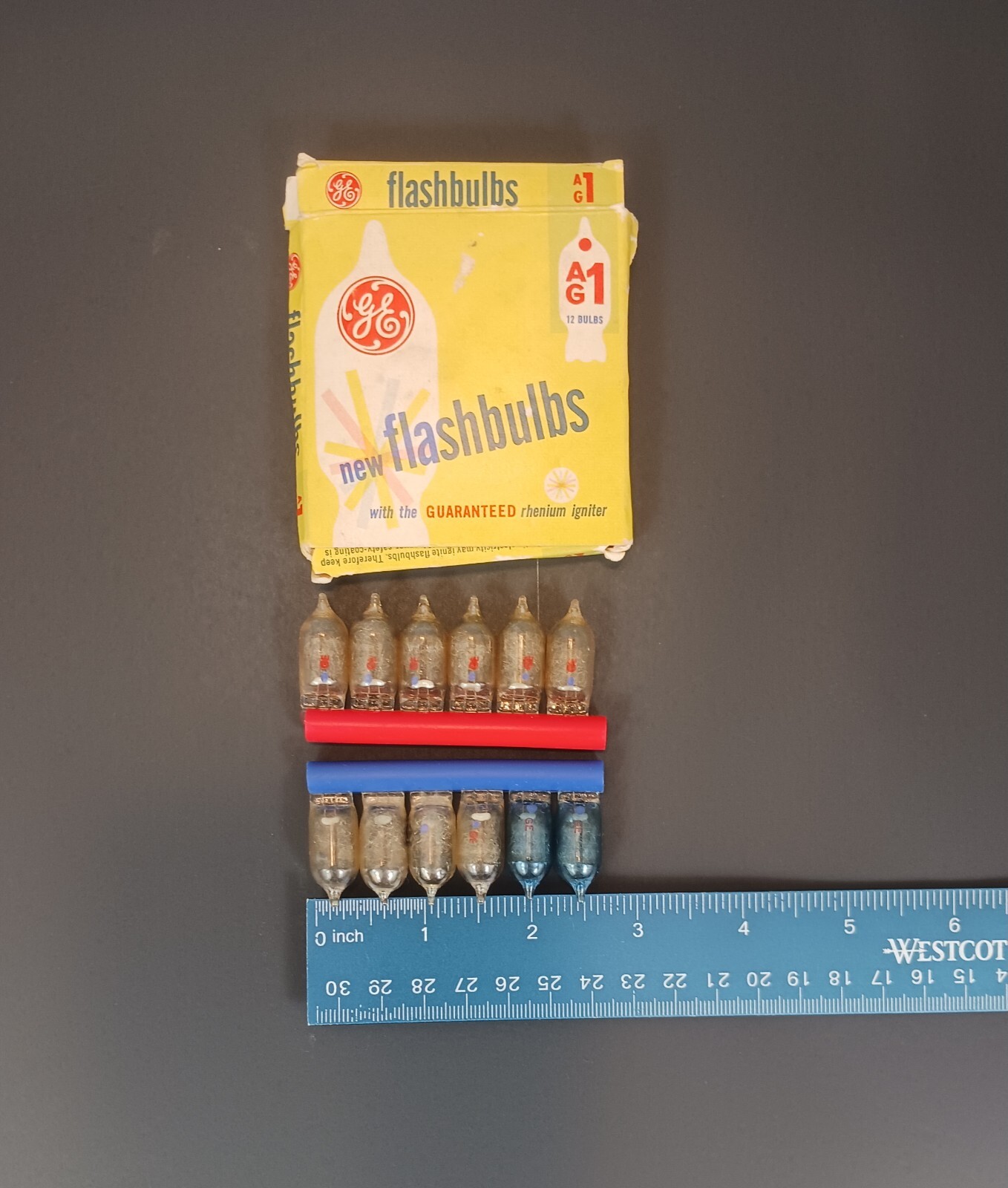 Vintage GE Flashbulbs Untested AG1 Photo Lamp Dept Original Box See Pics