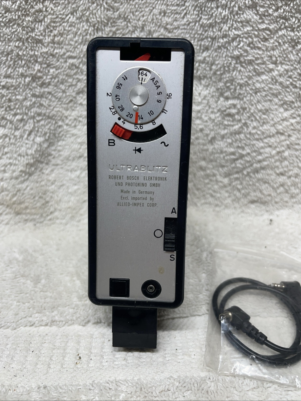 Vintage Bauer E 200 Autoblitz Flash With Cord Made In Germany