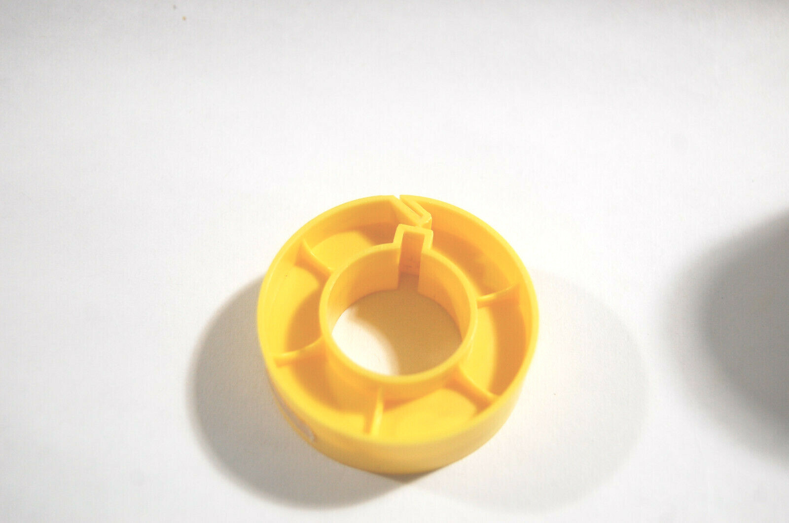 1 – 2″ 16 mm Film Core Spool Split Reel Kodak, Bolex CP-16 Eclair Aaton Arriflex