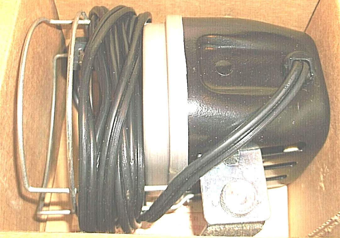 VINTAGE SEARS XL – MOVIE LIGHT – FOR BETTER INDOOR MOVIES – NEW IN OPEN BOX