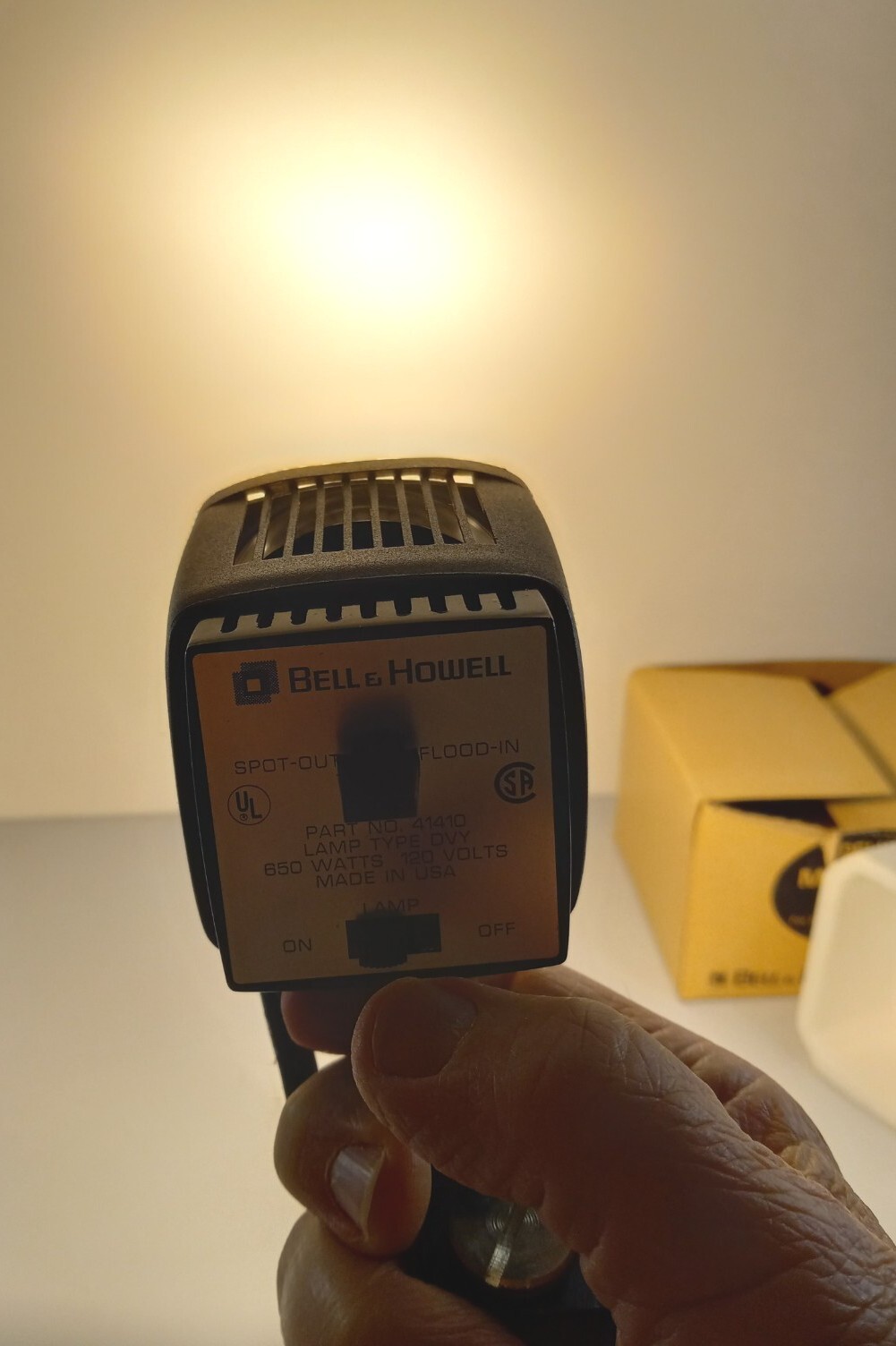 Bell & Howell Deluxe Movie Lite 41410 Tested