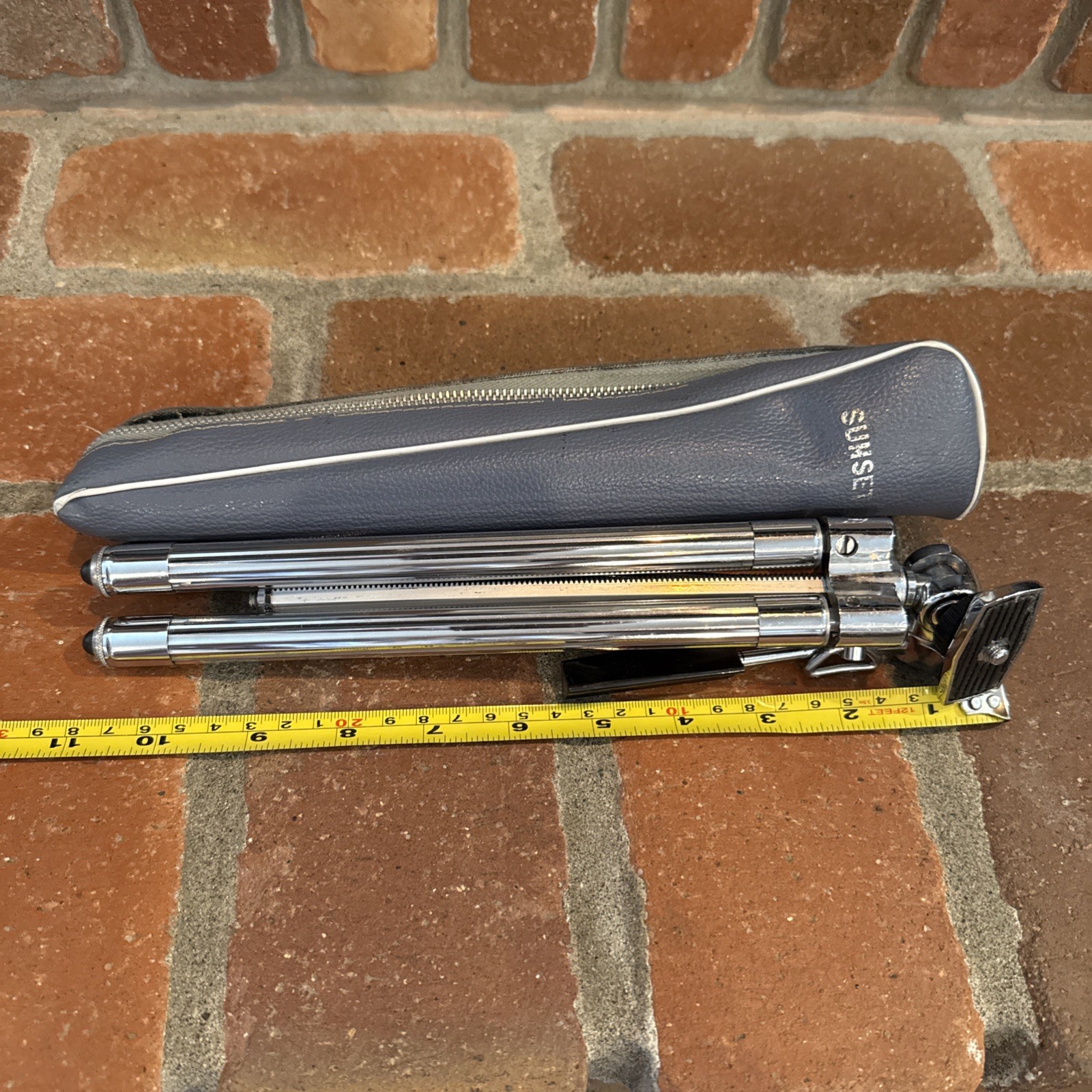 VINTAGE SUNSET CHROME CAMERA TRIPOD WITH TELESCOPING LEGS & SUNSET CASE