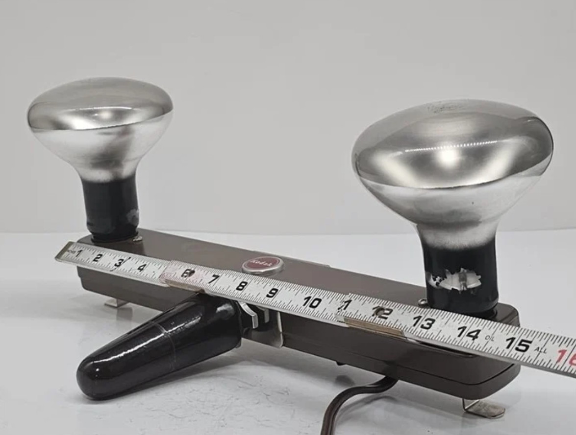 VtG Kodak Brownie 2 Lamp Movie Light Bar w/Handle -Model 1 no 77T Org Box- WORKS
