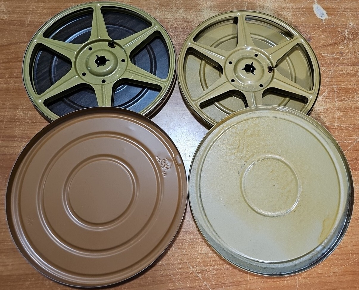 Vintage Pair Of Super 8mm 7” 400ft. Matching Metal Gold Movie Film Reels In Cans