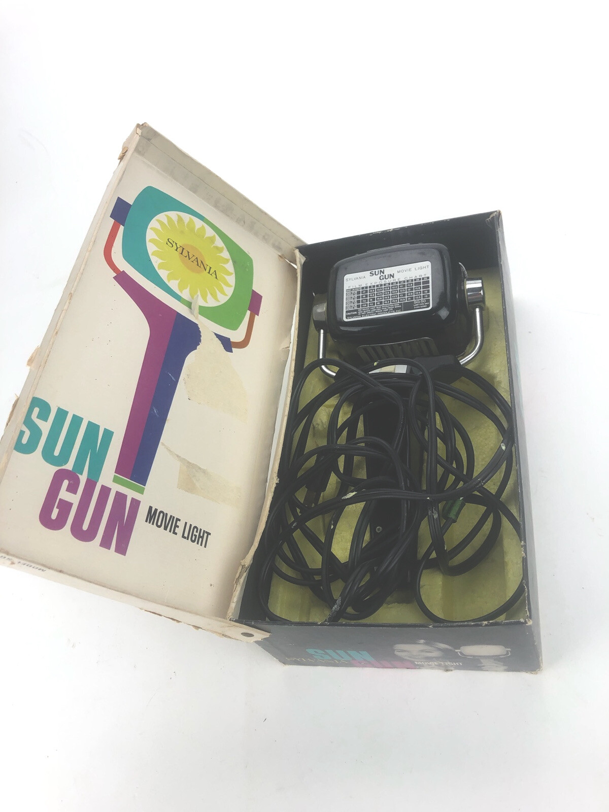 VINTAGE 1962 SYLVANIA SUN GUN II MOVIE LIGHT SG-55 Bulb Needs Replaced