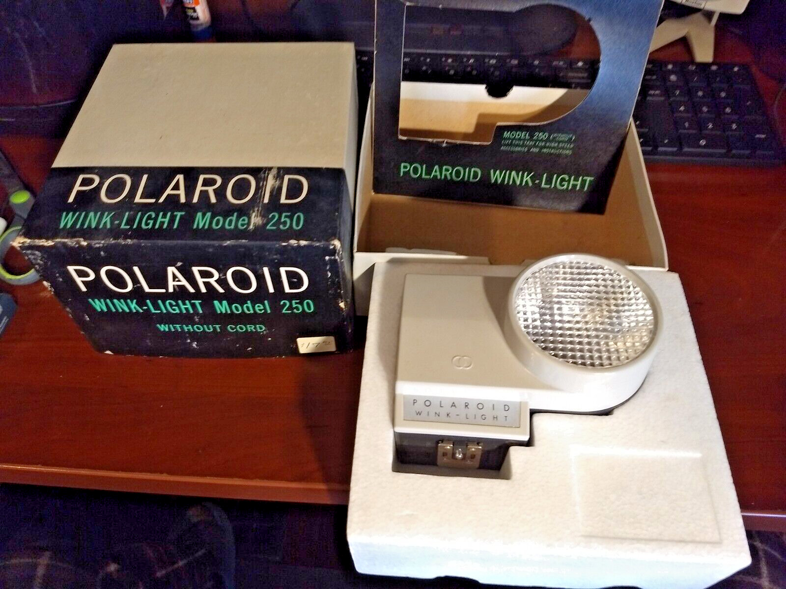 NOS Vintage Antique POLAROID WINK-LIGHT Model 250 FLASHOLDER with BOUNCE Flash