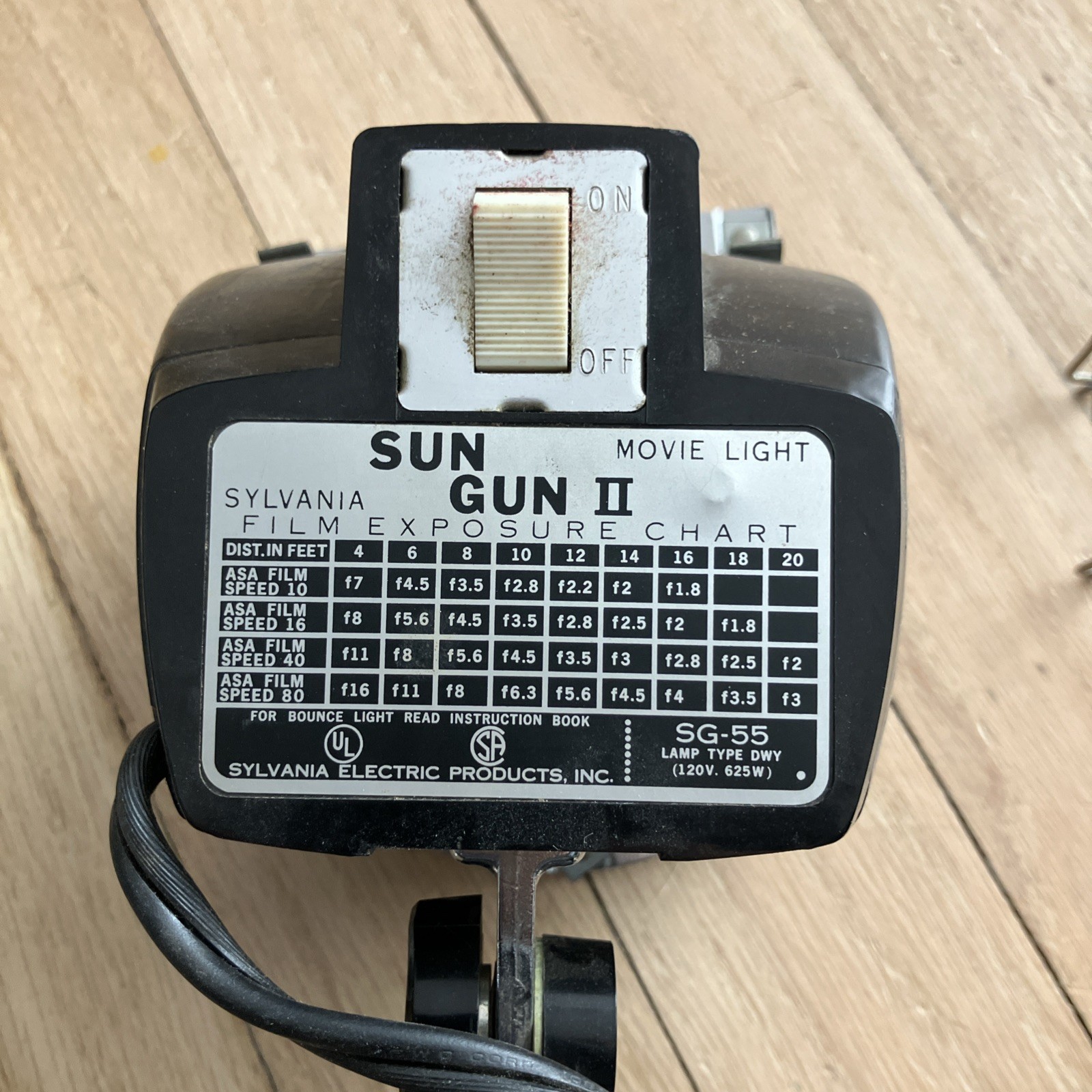 Sylvania Sun Gun II Movie Light Vintage 1960s Lightning SG-55