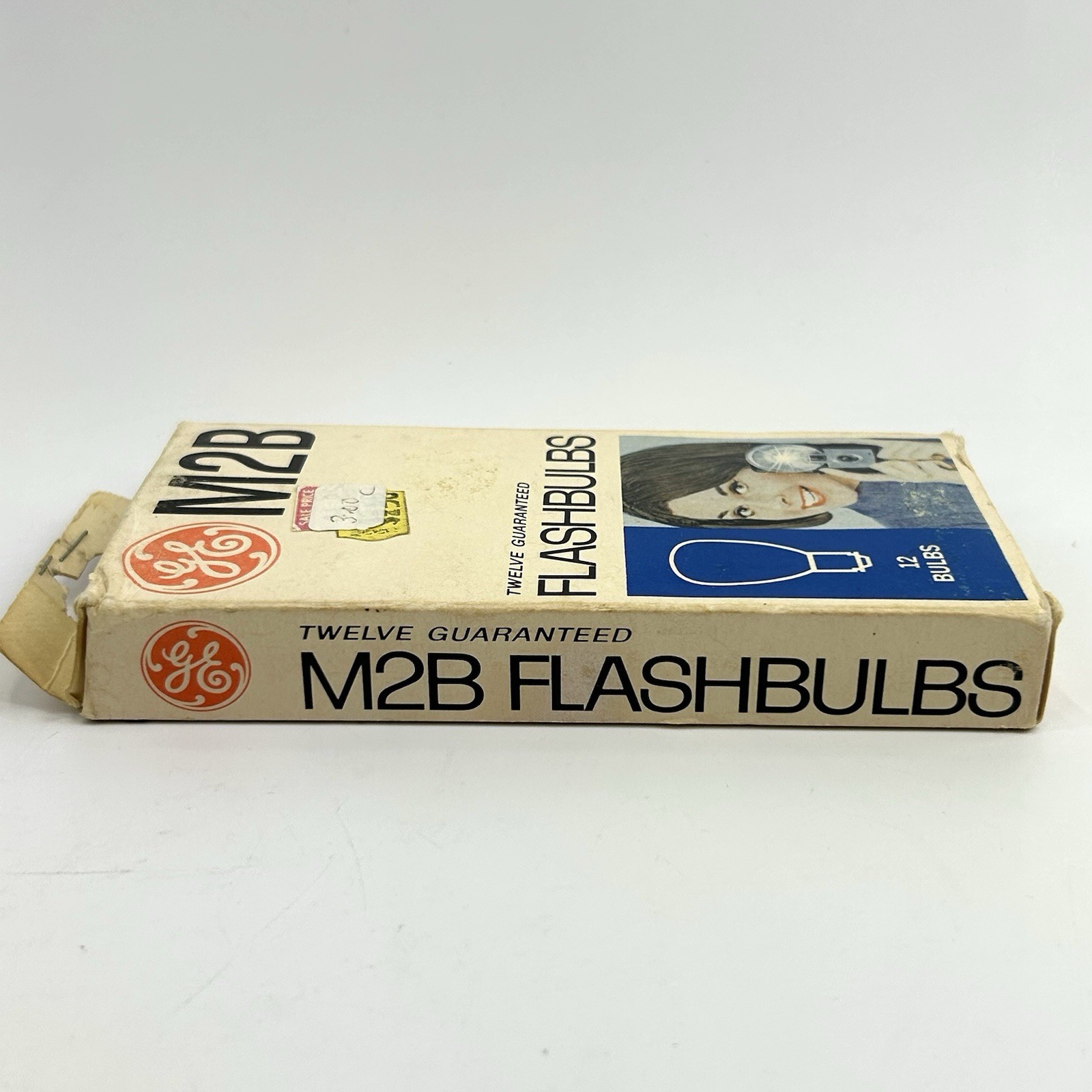 Vintage GE Blue M2B Flashbulbs – 11 Bulbs