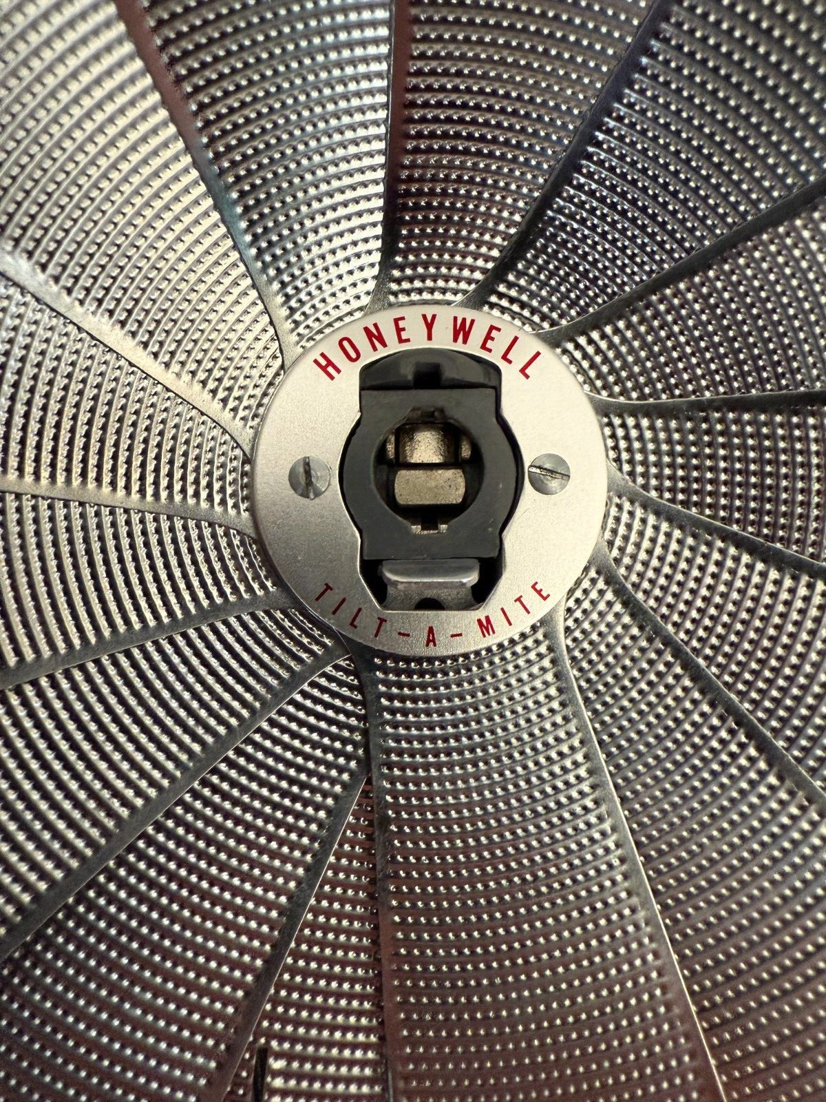 Honeywell Tilt-A-Mite Vintage Folding Flash Fan Case great condition 35mm Japan