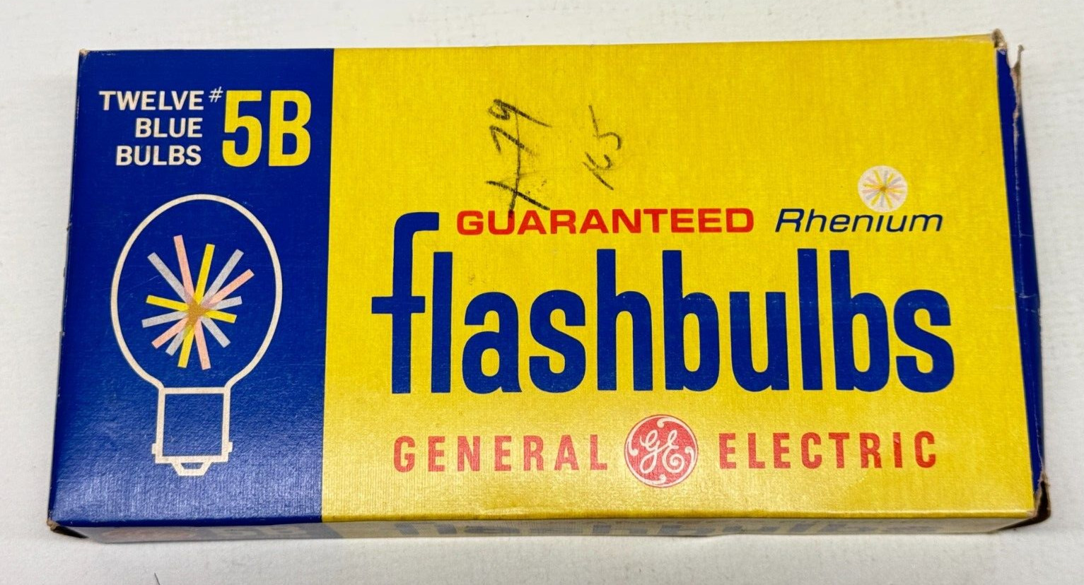 Vintage 5B Photography Flashbulbs 9 General Electric, 12 Westinghouse