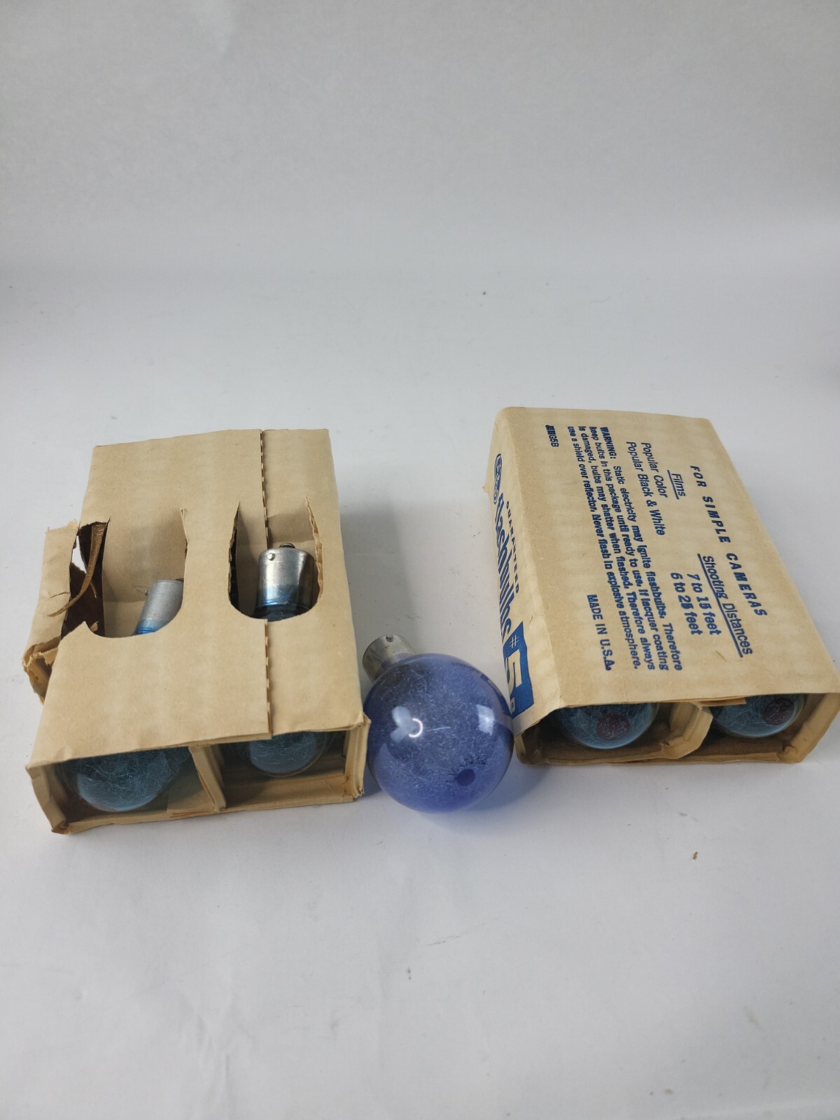 GE General Electric Flashbulbs 5B Camera Photography Vintage