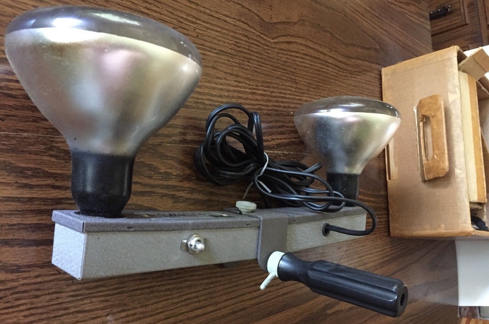 Vnt POWELITE FOLDING LIGHT BAR MODEL 25 CAMERA & TRIPOD MOUNT or HANDHELD w/BOX