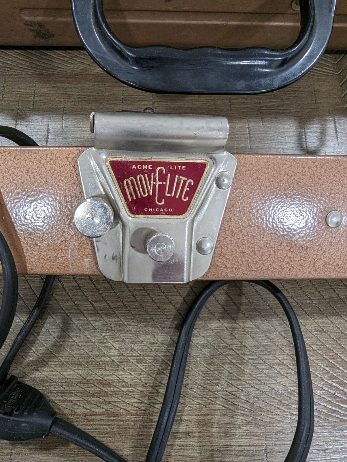 Acme Lite Mov E Lite With Case And Four GE Edison Bulbs-Please Read!