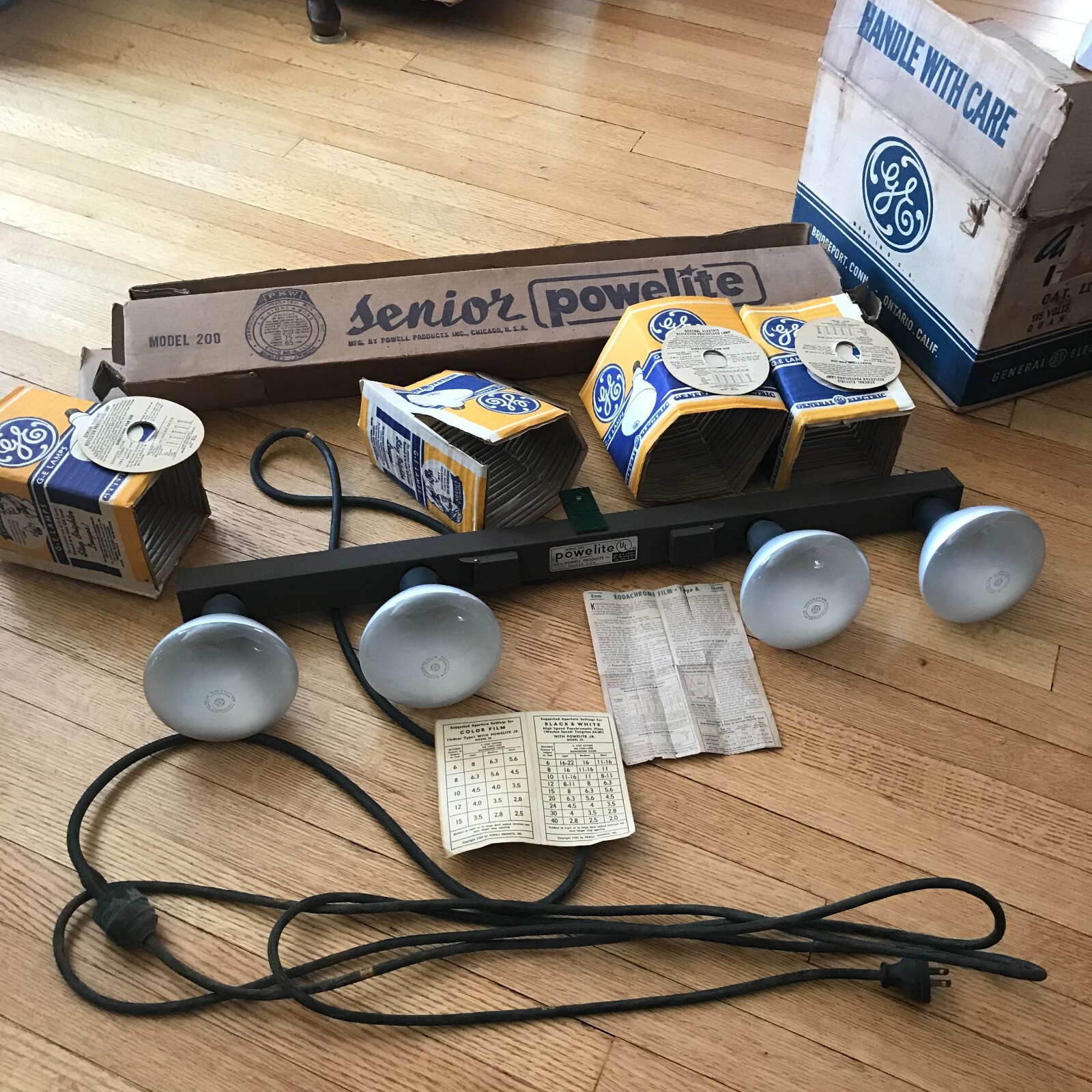 Senior Powelite vintage strip light Photo studio light working w/bulbs model 200