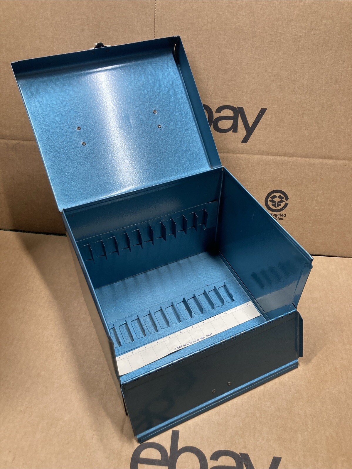 VINTAGE LOGAN METAL 8MM REEL-TO-REEL FILM CABINET CASE 12-REEL – BLUE